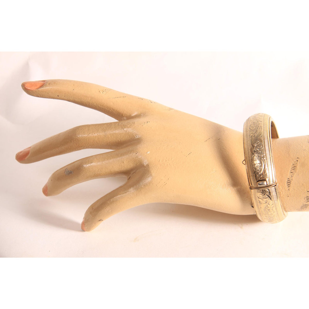 1950s 1960s Silver Tone Metal Scroll Etched Hinged Bracelet