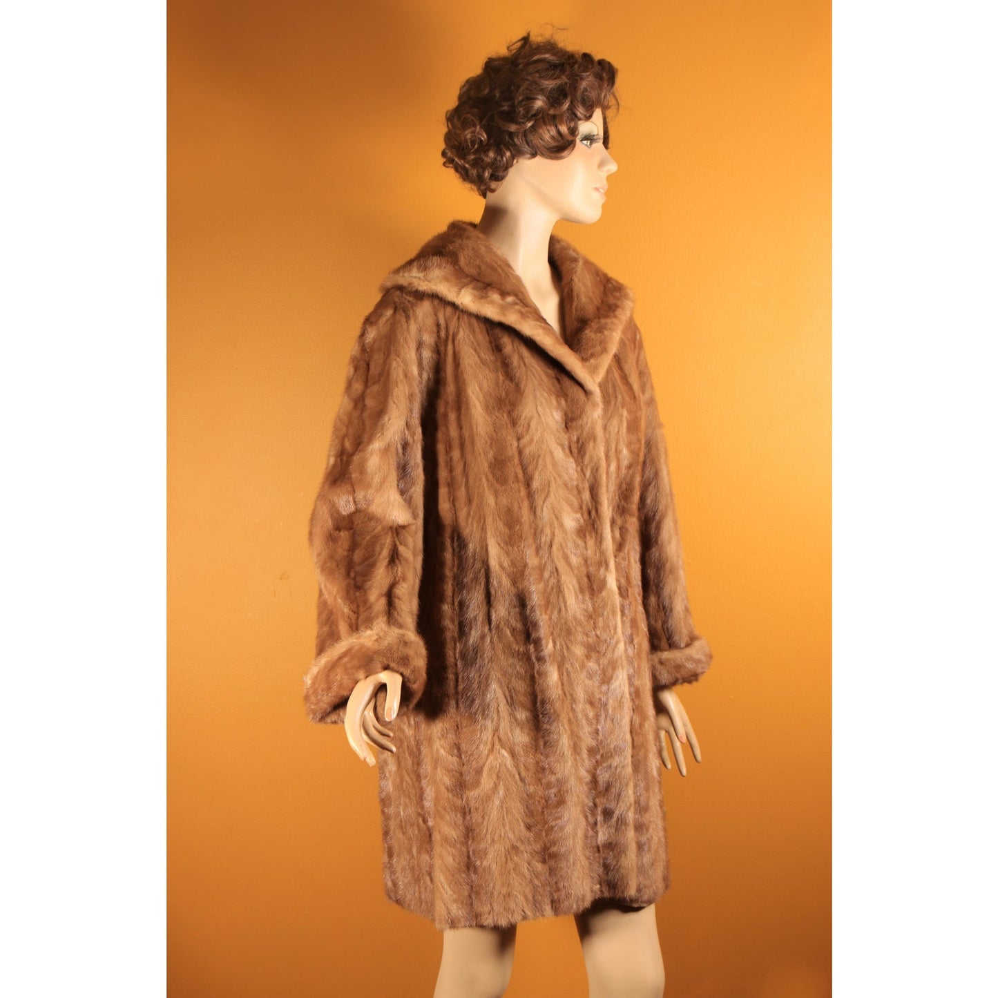 1950s Honey Brown Long Sleeved Mink Fur Coat by McDaniel's -M-L