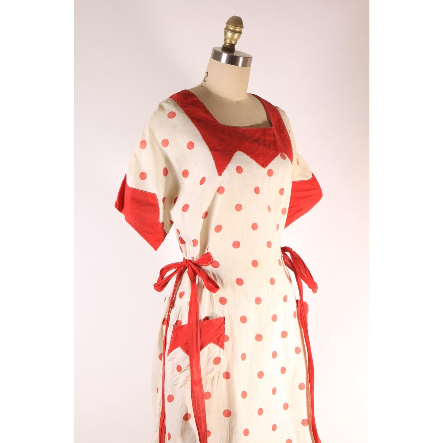 1920s White and Red Polka Dot Feed Sack Bow Tie Sides Short Sleeve Dress -XL