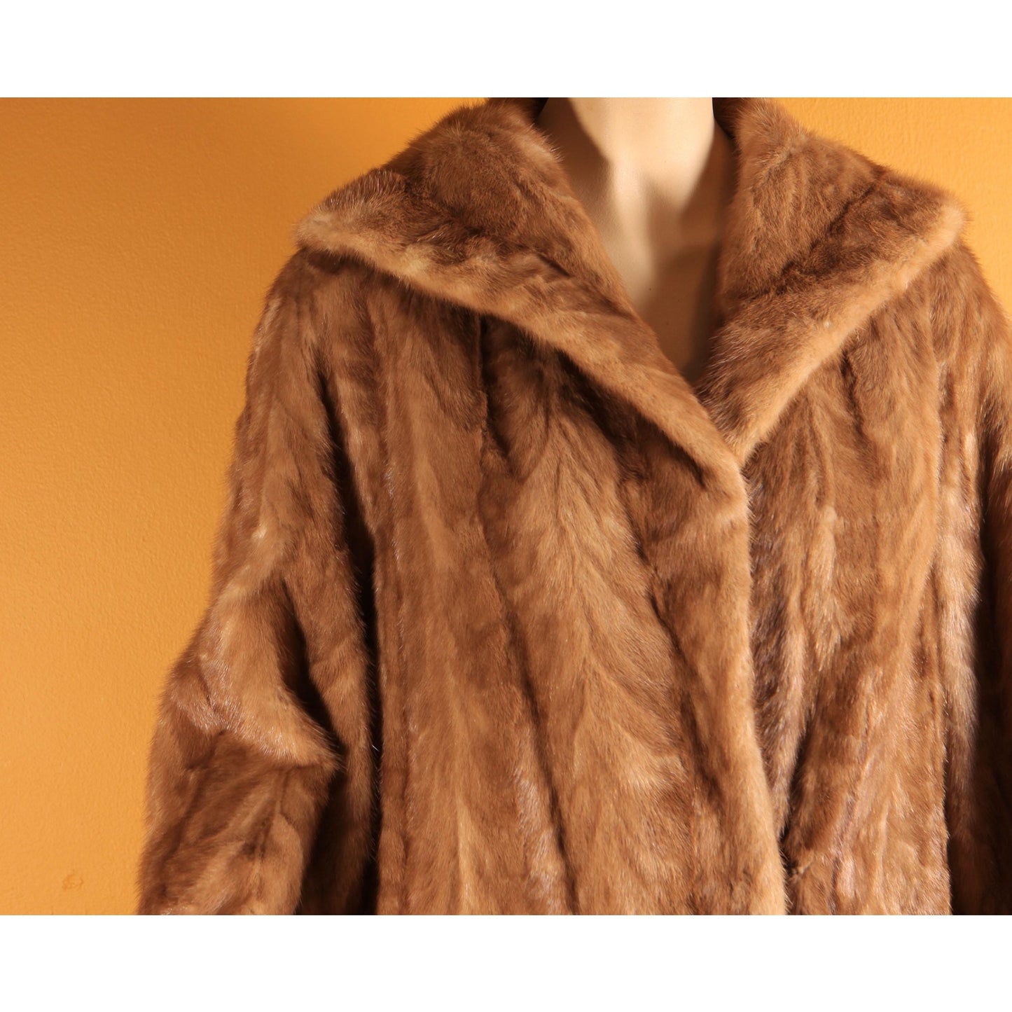1950s Honey Brown Long Sleeved Mink Fur Coat by McDaniel's -M-L