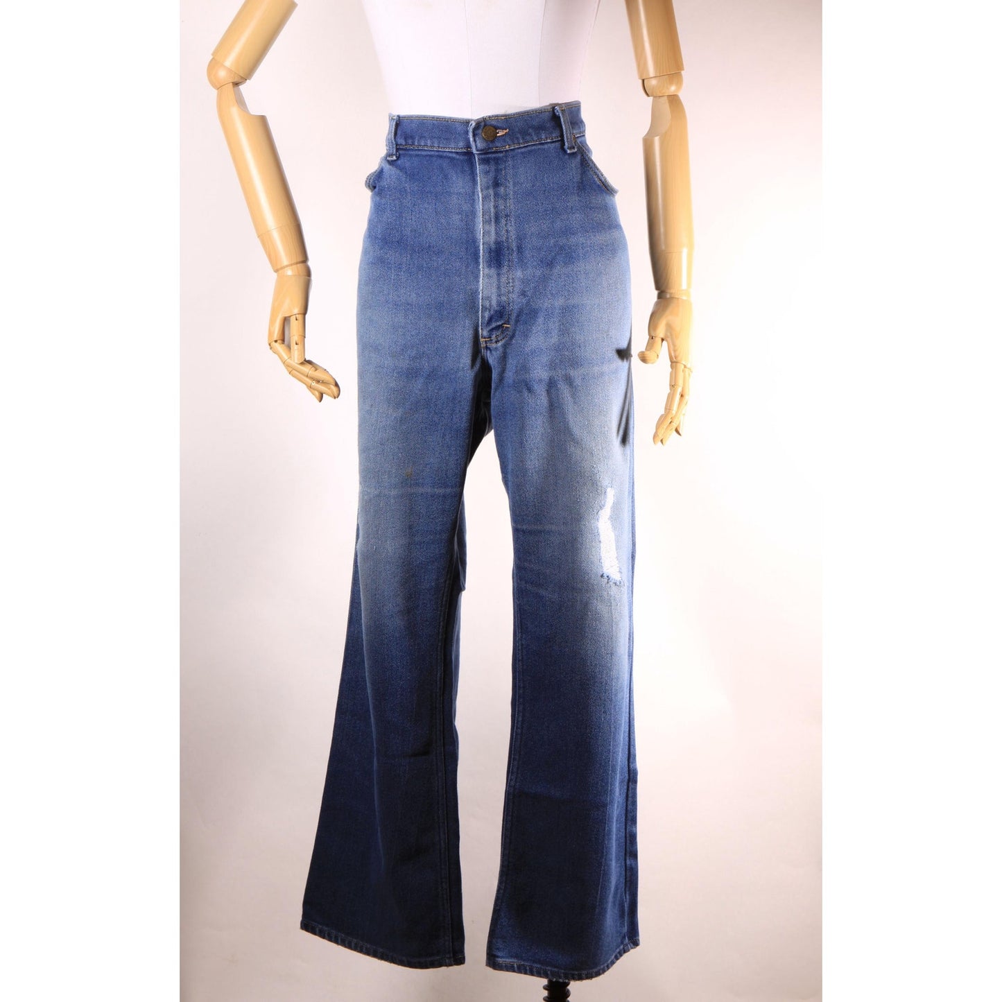 1970s 1980s Blue Denim Frayed Jeans by Lee -42x32