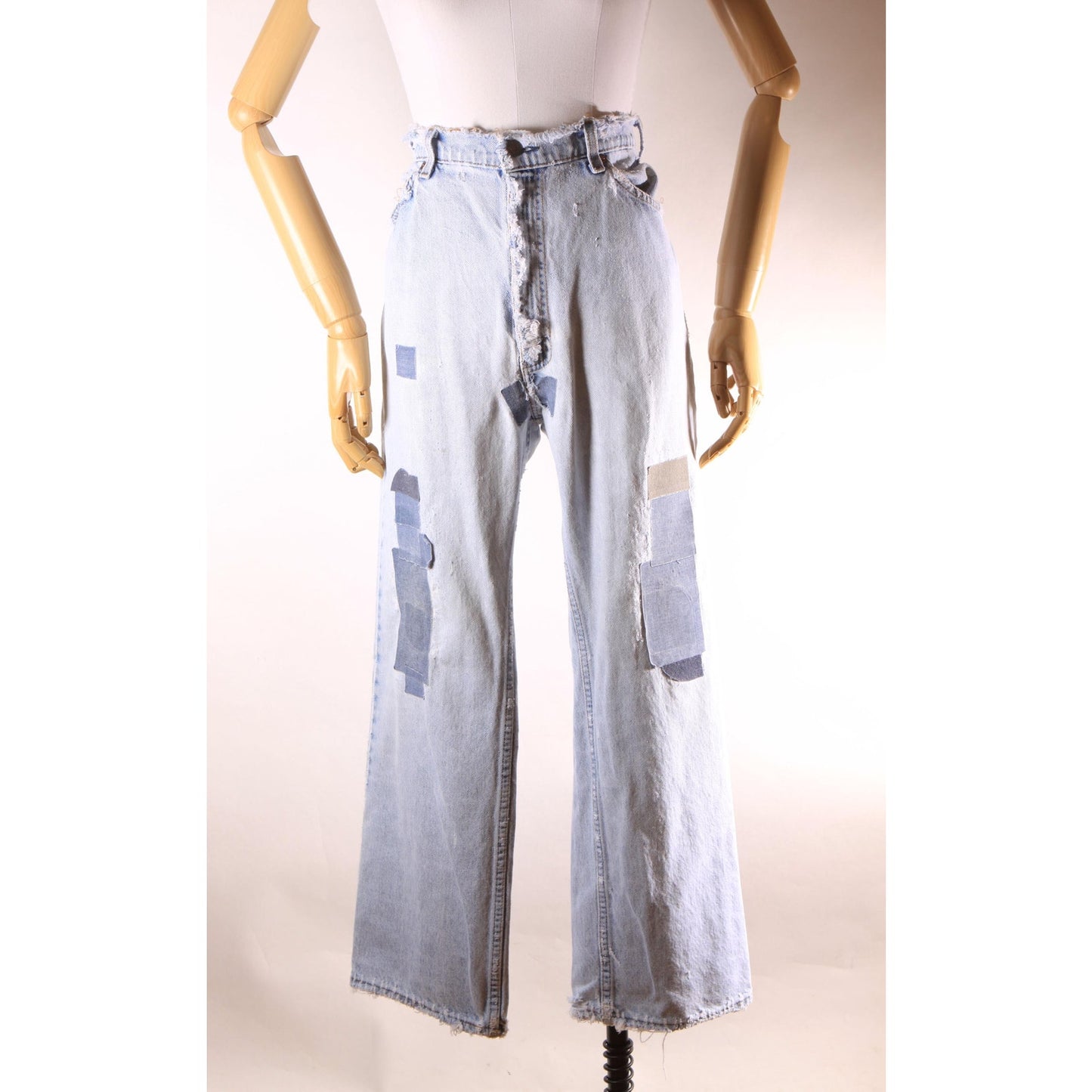 1980s Distressed Patch Fraying Blue Denim Orange Tab 517 Jeans by Levi's -38x29