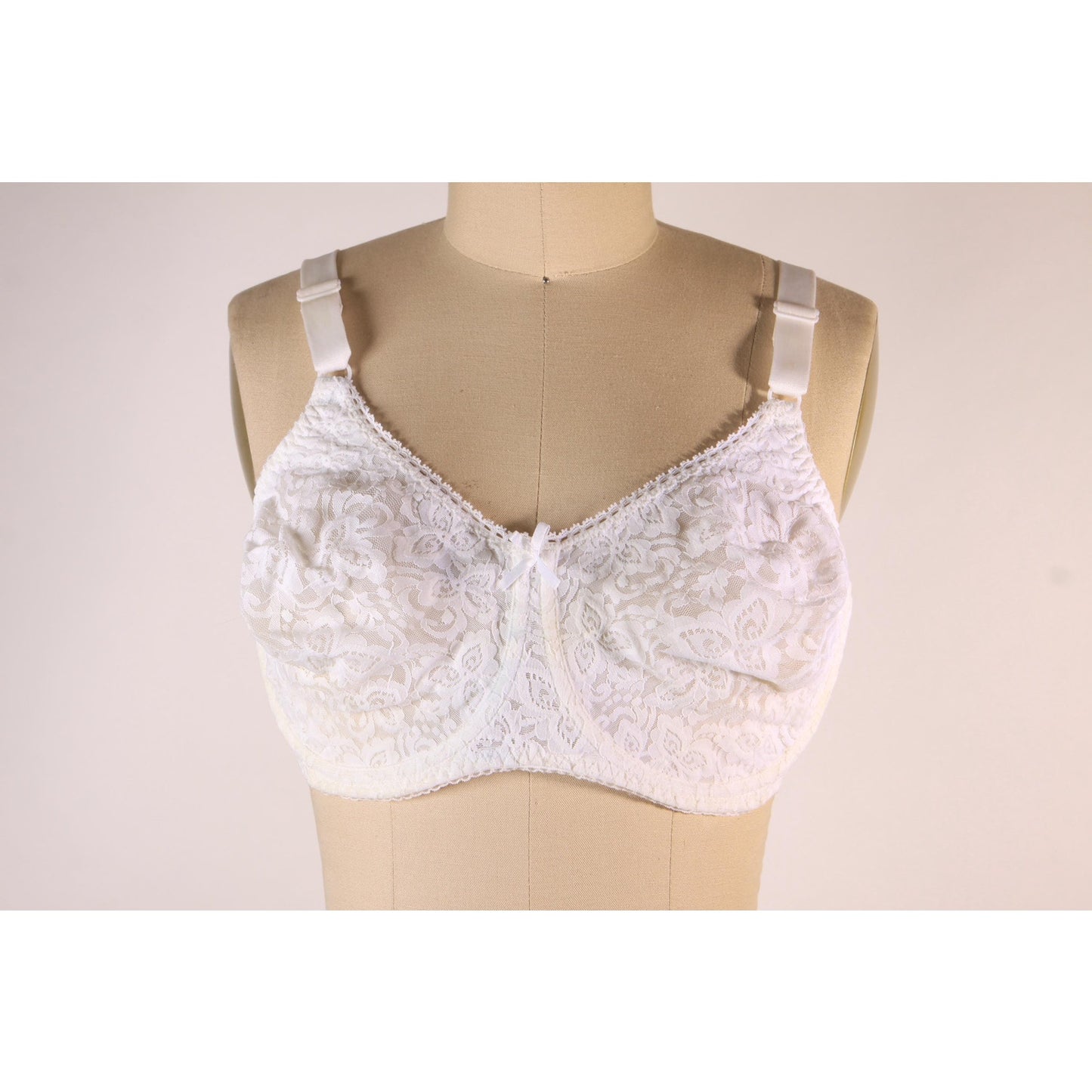1980s Sheer White Lace Bow Detail Bra by Bali-38D