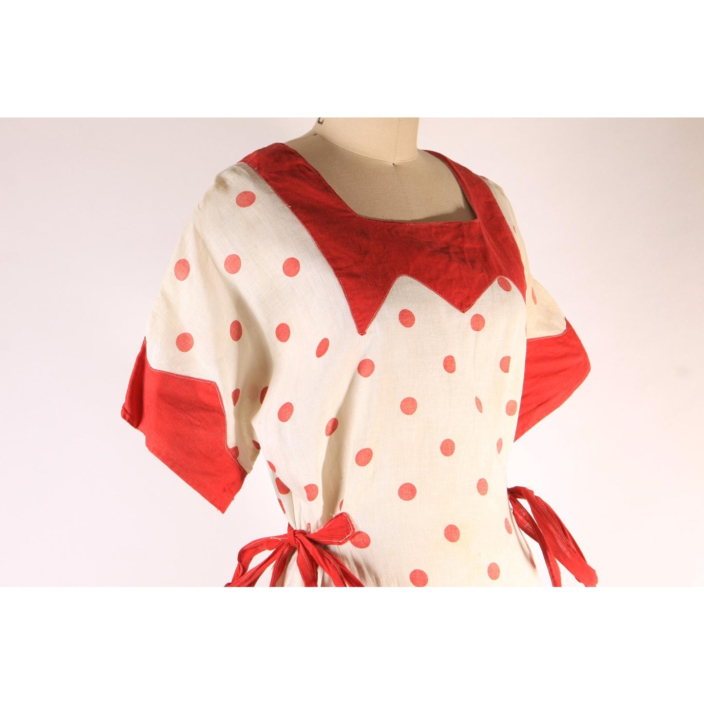 1920s White and Red Polka Dot Feed Sack Bow Tie Sides Short Sleeve Dress -XL