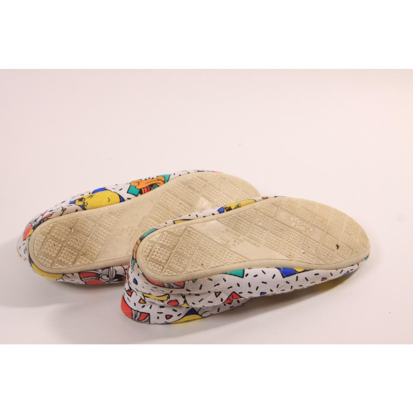 1980s 1990s Novelty Looney Toons Bugs Bunny Tweety Unisex Quilted Slippers -Size 8-9