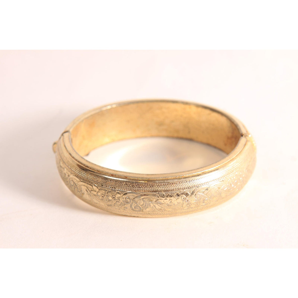 1950s 1960s Silver Tone Metal Scroll Etched Hinged Bracelet