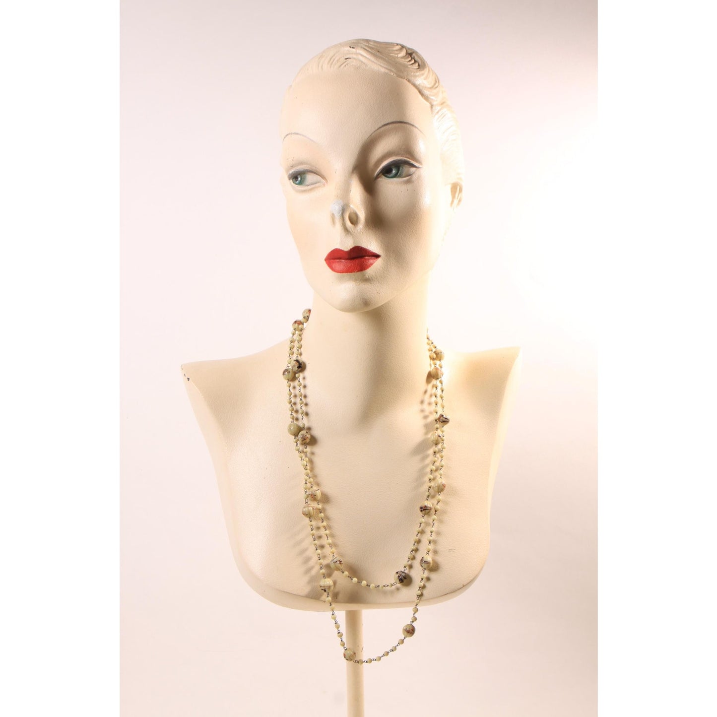 1920s Glass Beaded Cream and Brown Swirl Single Strand Necklace