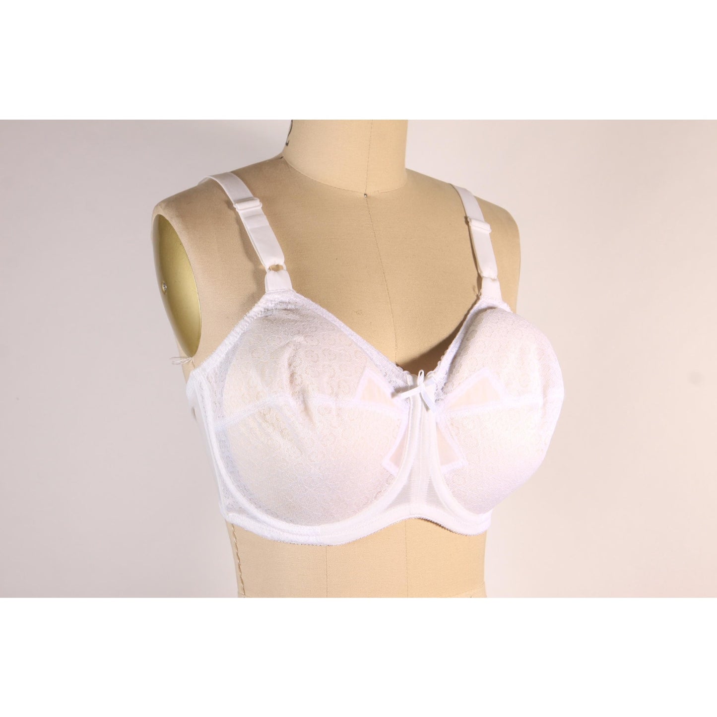 1980s Sheer White Floral Lace Bra by Bali-38D