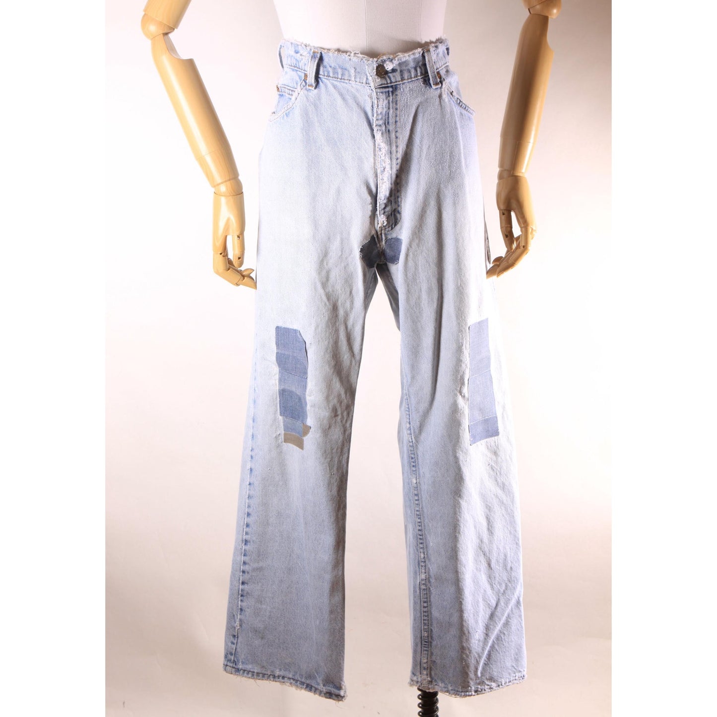 1980s Distressed Patch Fraying Blue Denim Orange Tab 517 Jeans by Levi's -38x29