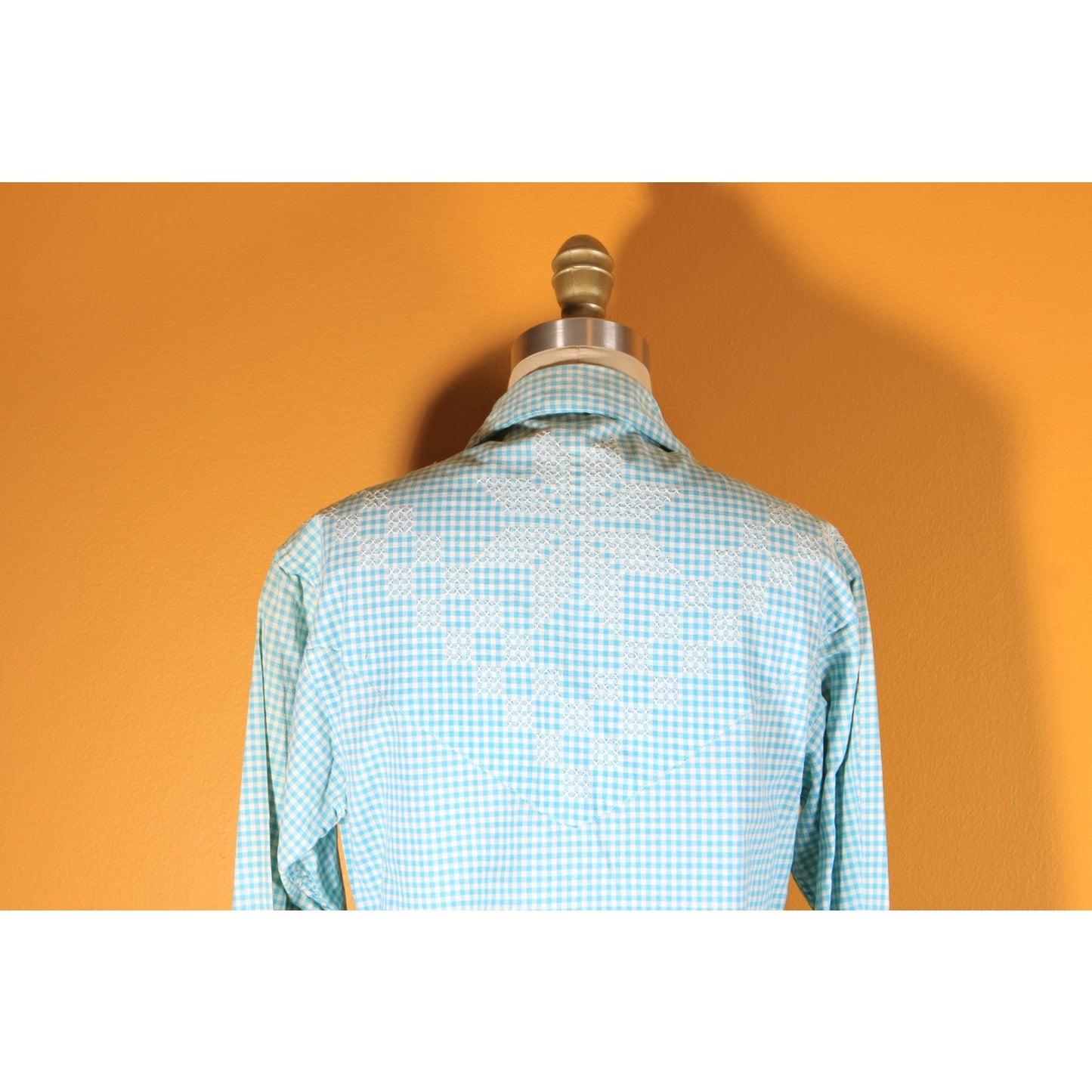 1970s Blue and White Needlepoint Pearl Snap Mens Long Sleeve Shirt -S