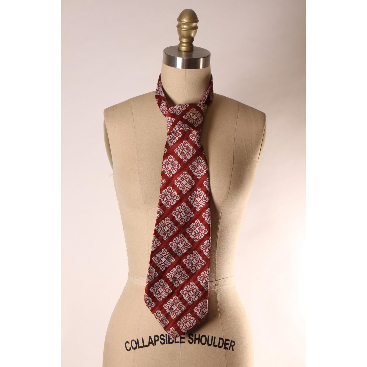 1970s Dark Red and White Geometric Swirl Wide Necktie Tie by Tie Rack