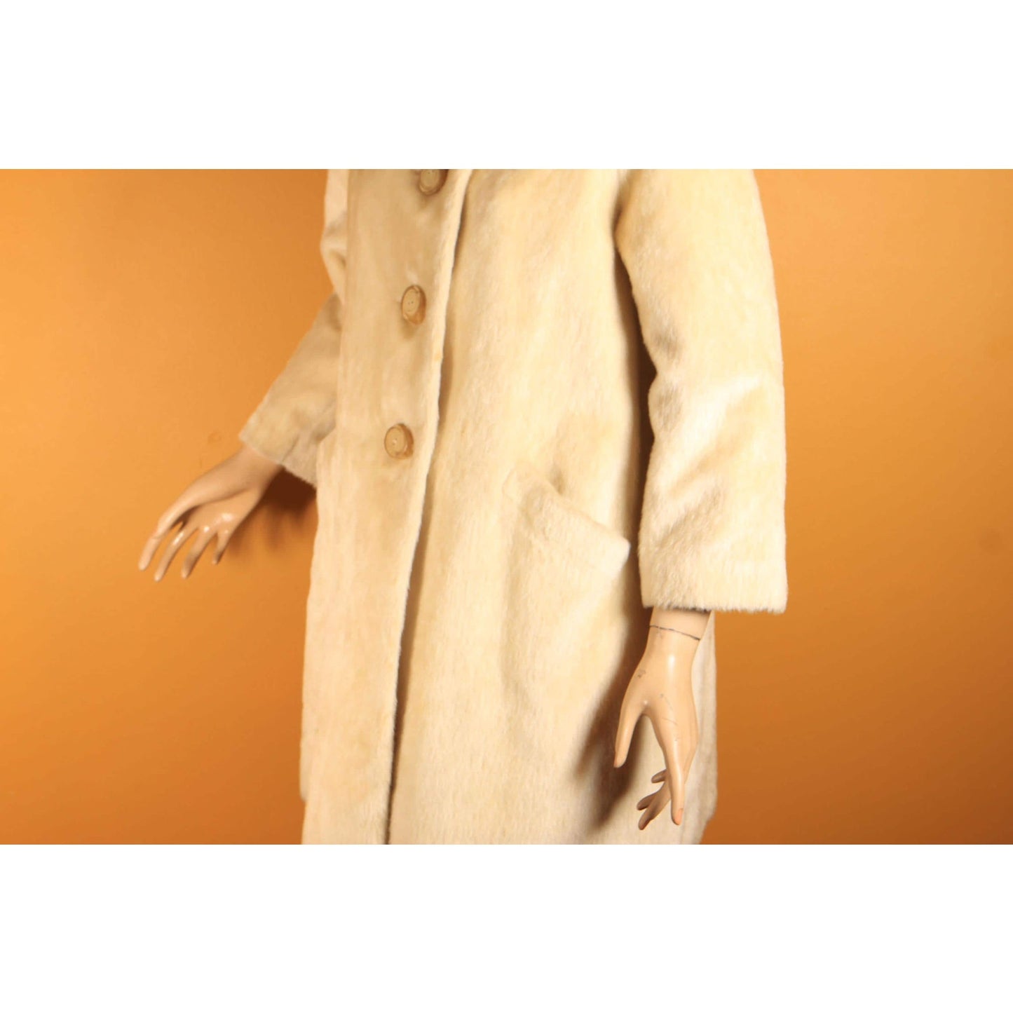 1960s Cream Faux Fur Fuzzy Long Sleeve with Mink Fur Trim Collar Coat by Junior-Aire -M-L