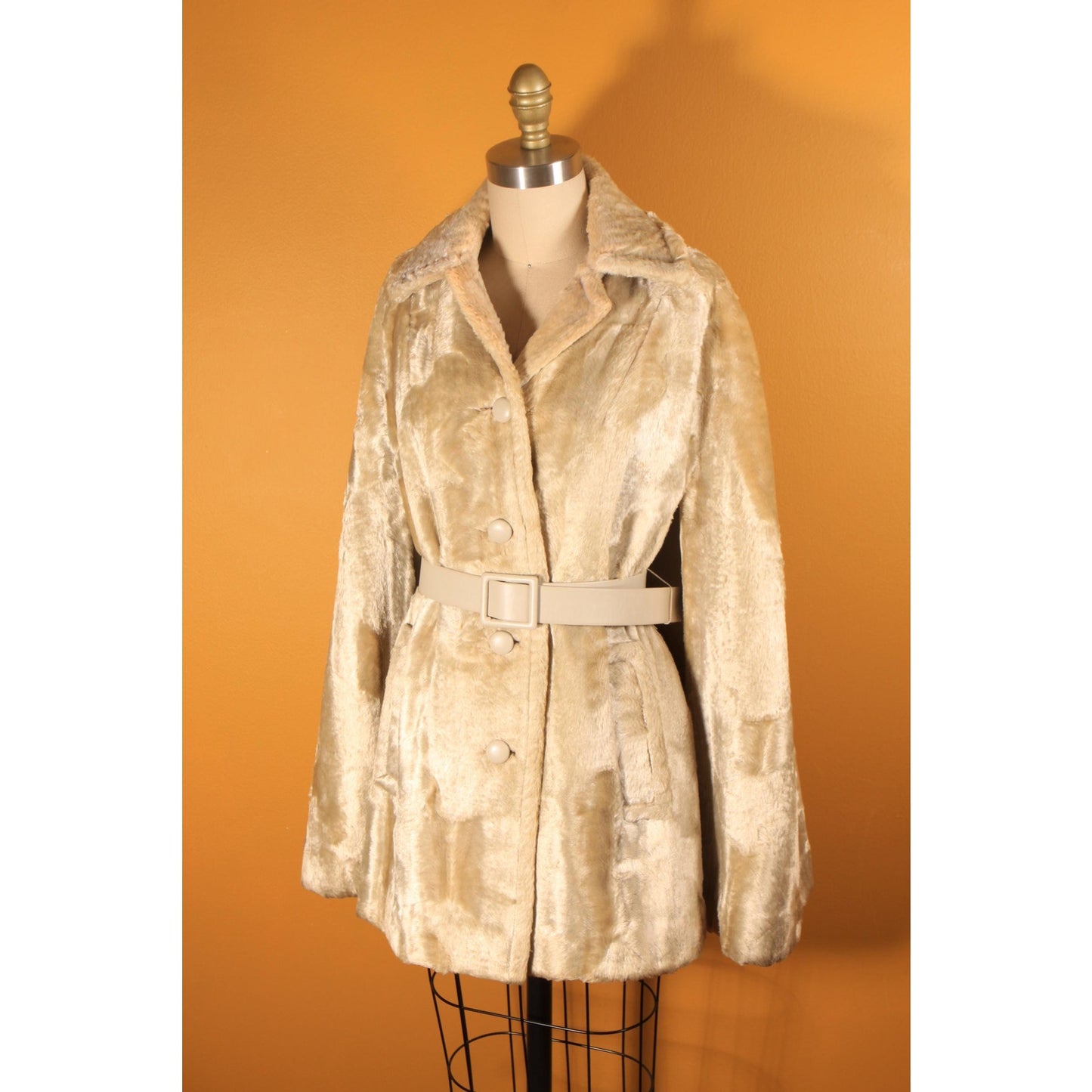 1960s Cream Off White Faux Fur Crushed Velvet Fitted Cape Coat by Betty Rose