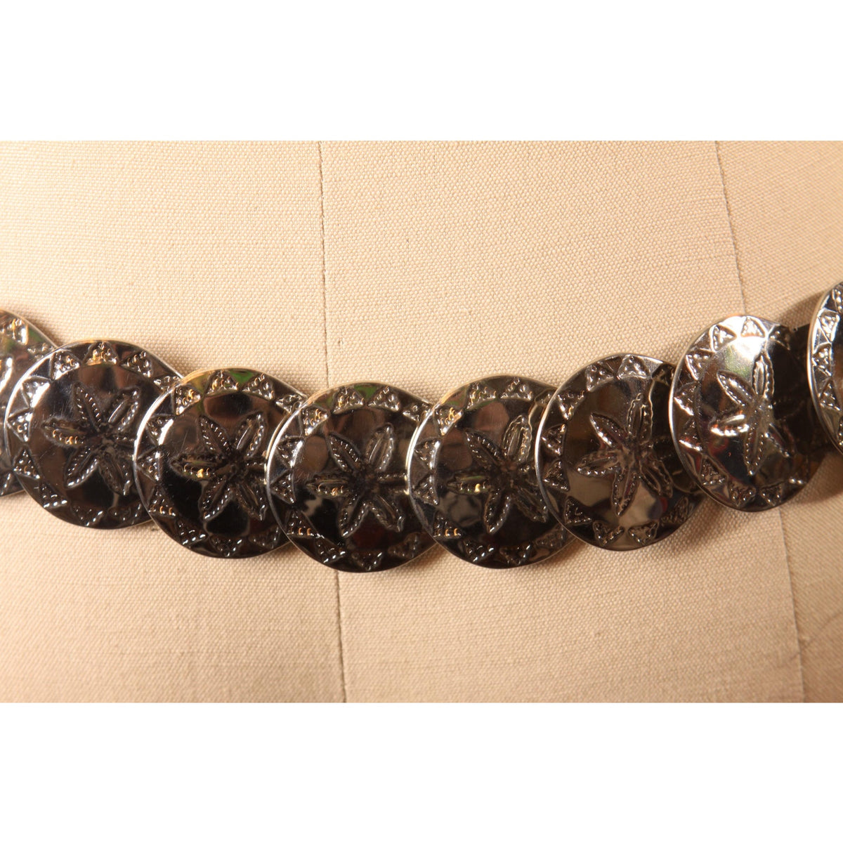 1970s 1980s Silver Tone Metal Sea Dollar Stretch Belt