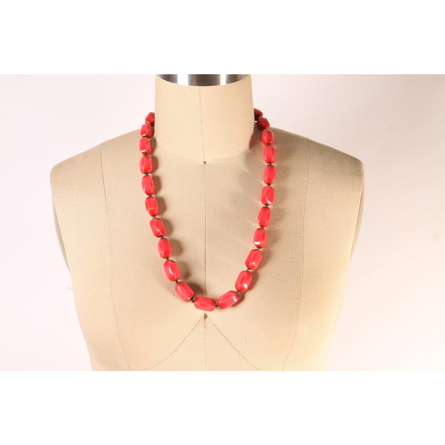 1970s Red Chunky Beaded Necklace