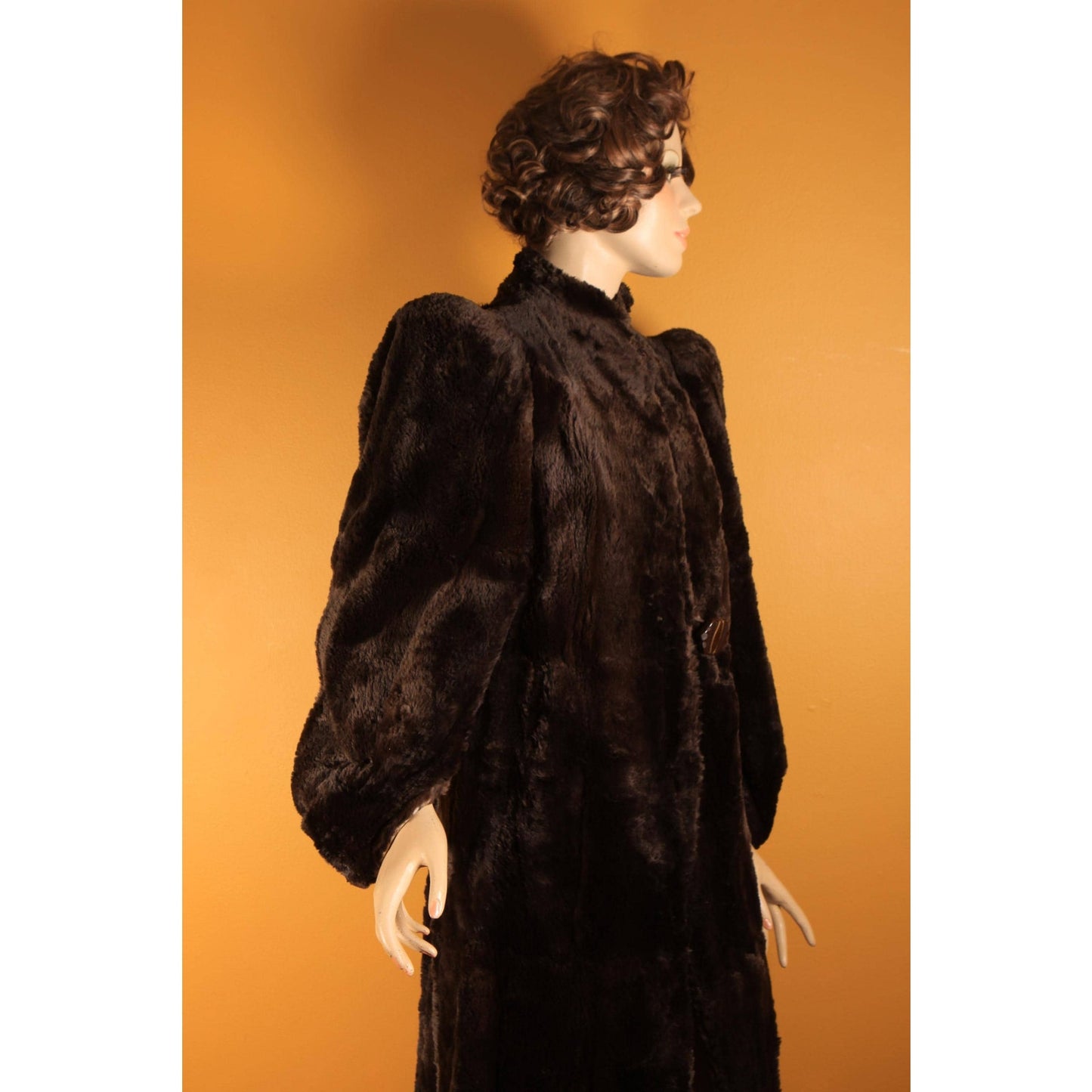 1940s Brown Sheared Beaver Fur Pointed Shoulder Coat -S
