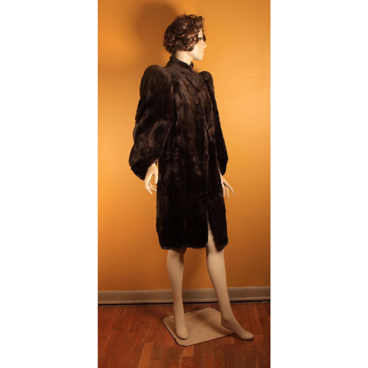 1940s Brown Sheared Beaver Fur Pointed Shoulder Coat -S
