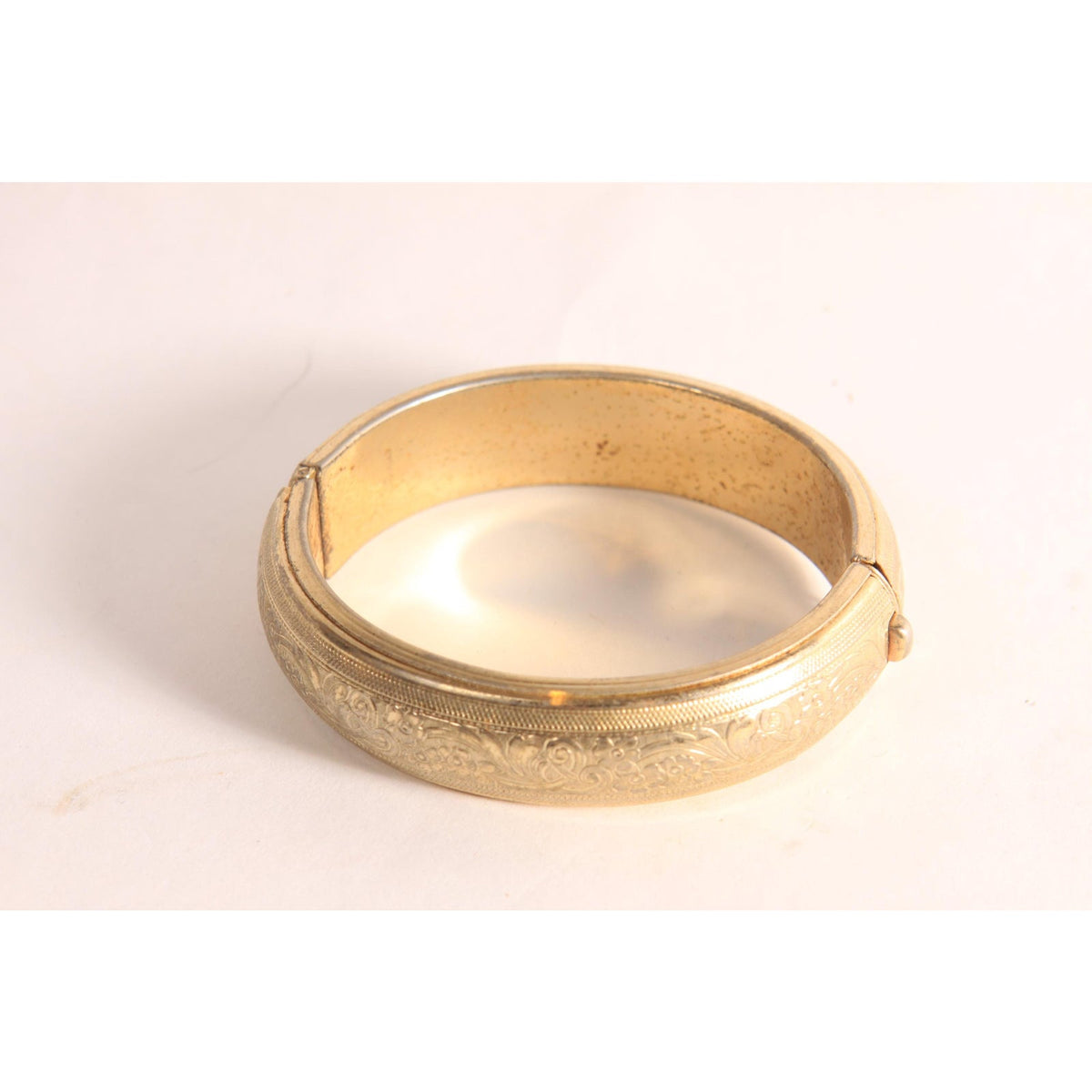 1950s 1960s Silver Tone Metal Scroll Etched Hinged Bracelet
