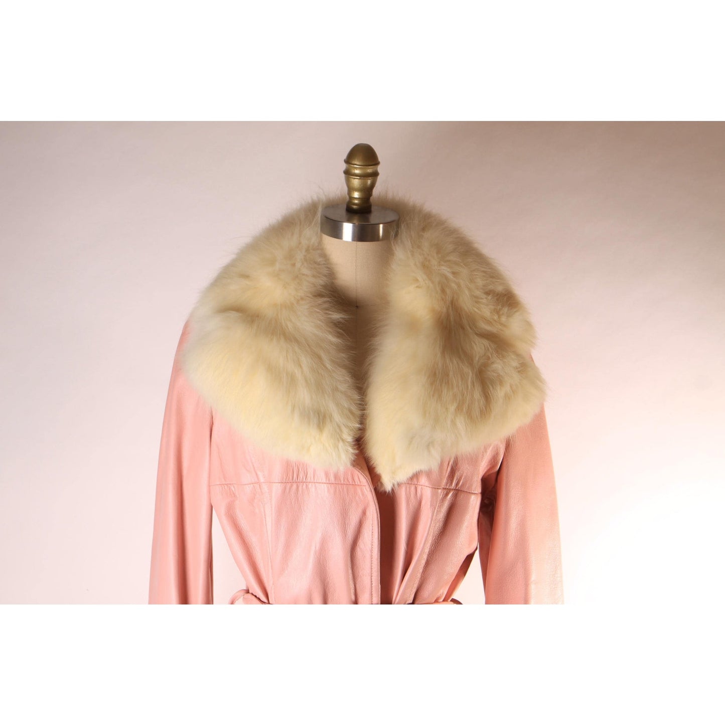 1970s Light Pink Leather Cream Fox Fur Collar Belted Trench Coat by New England Sportswear Company -L-XL