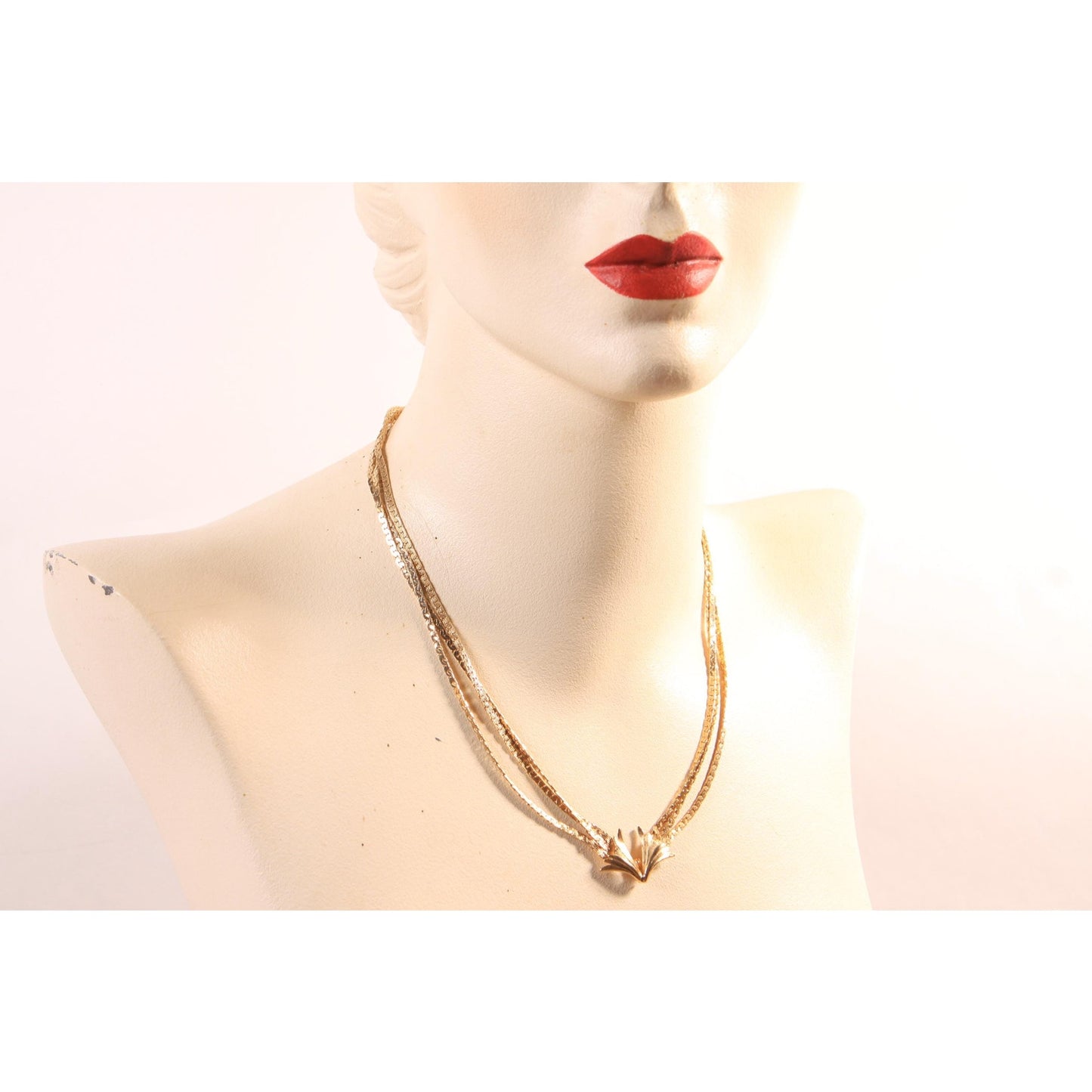 1970s Gold Tone Metal Fan Shape Pendant Necklace