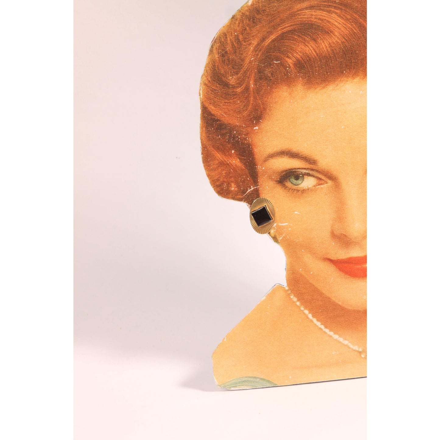 1950s Gold Tone Metal and Black Stone Oval Screw Back Earrings