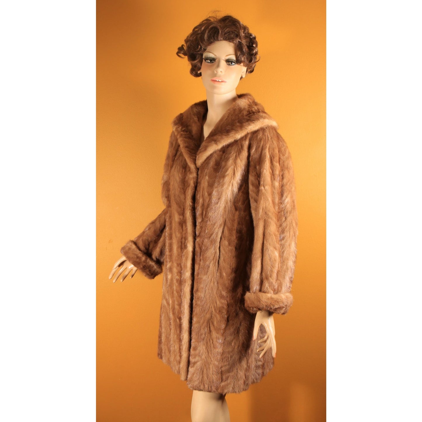 1950s Honey Brown Long Sleeved Mink Fur Coat by McDaniel's -M-L