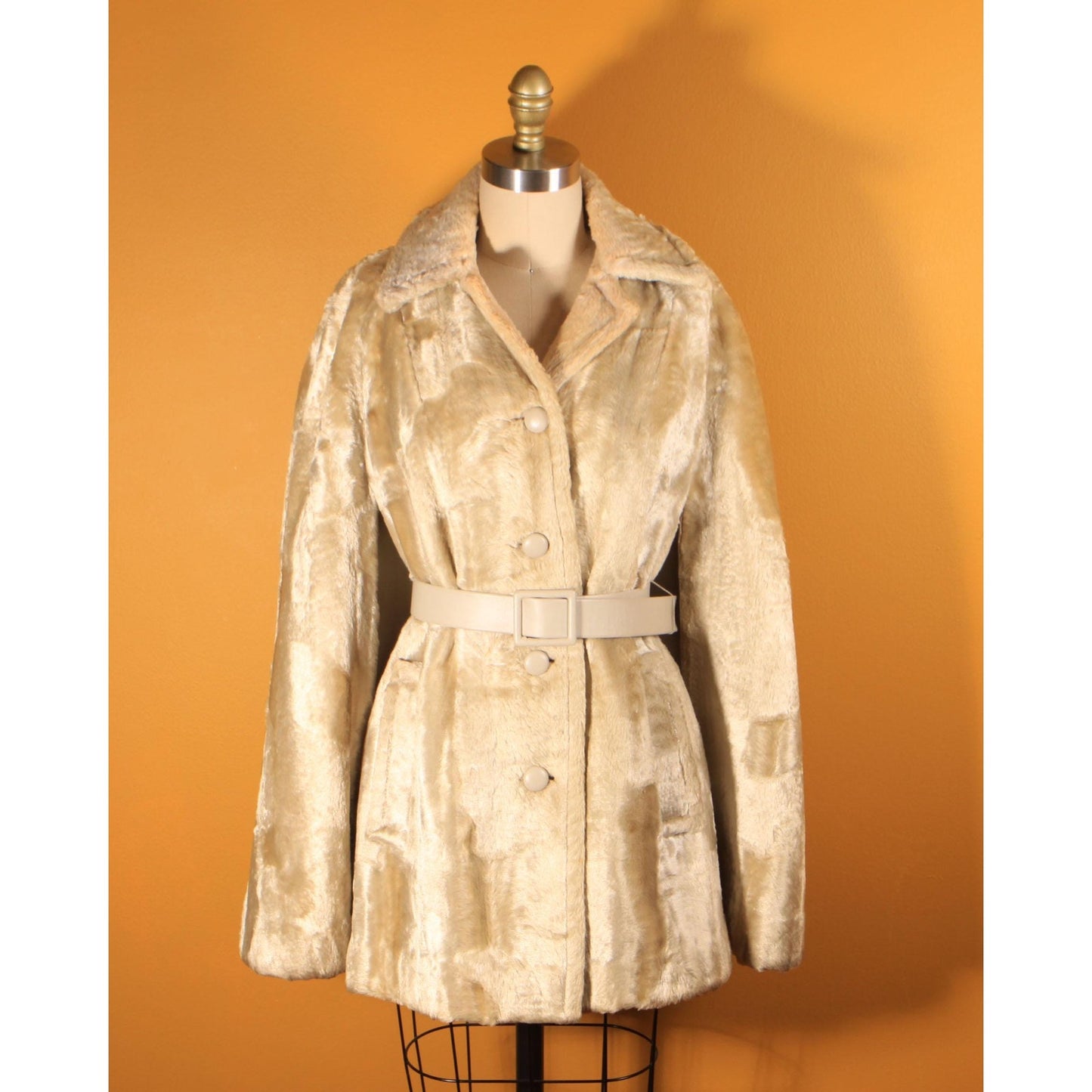 1960s Cream Off White Faux Fur Crushed Velvet Fitted Cape Coat by Betty Rose