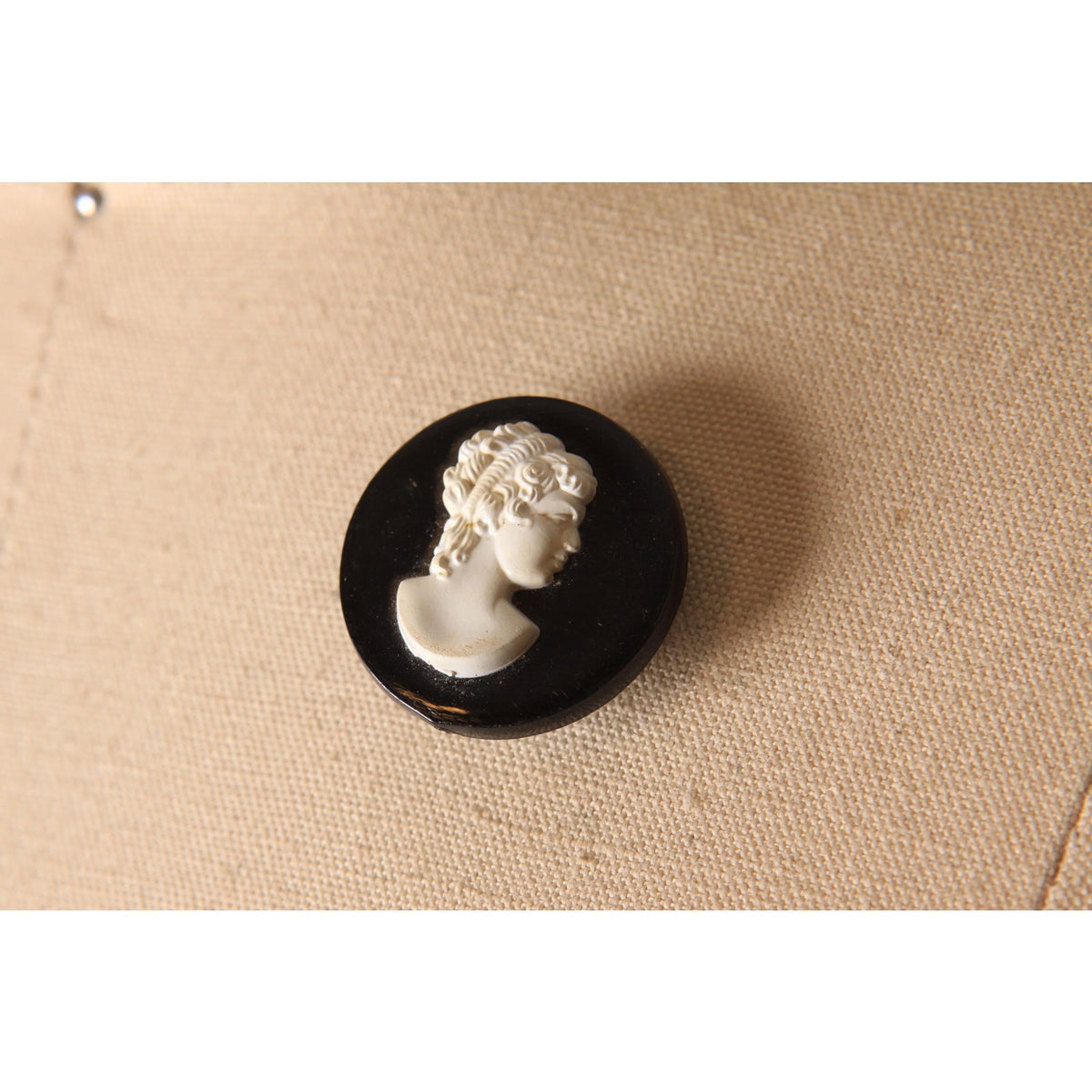 1950s Black and White Cameo Plastic Brooch
