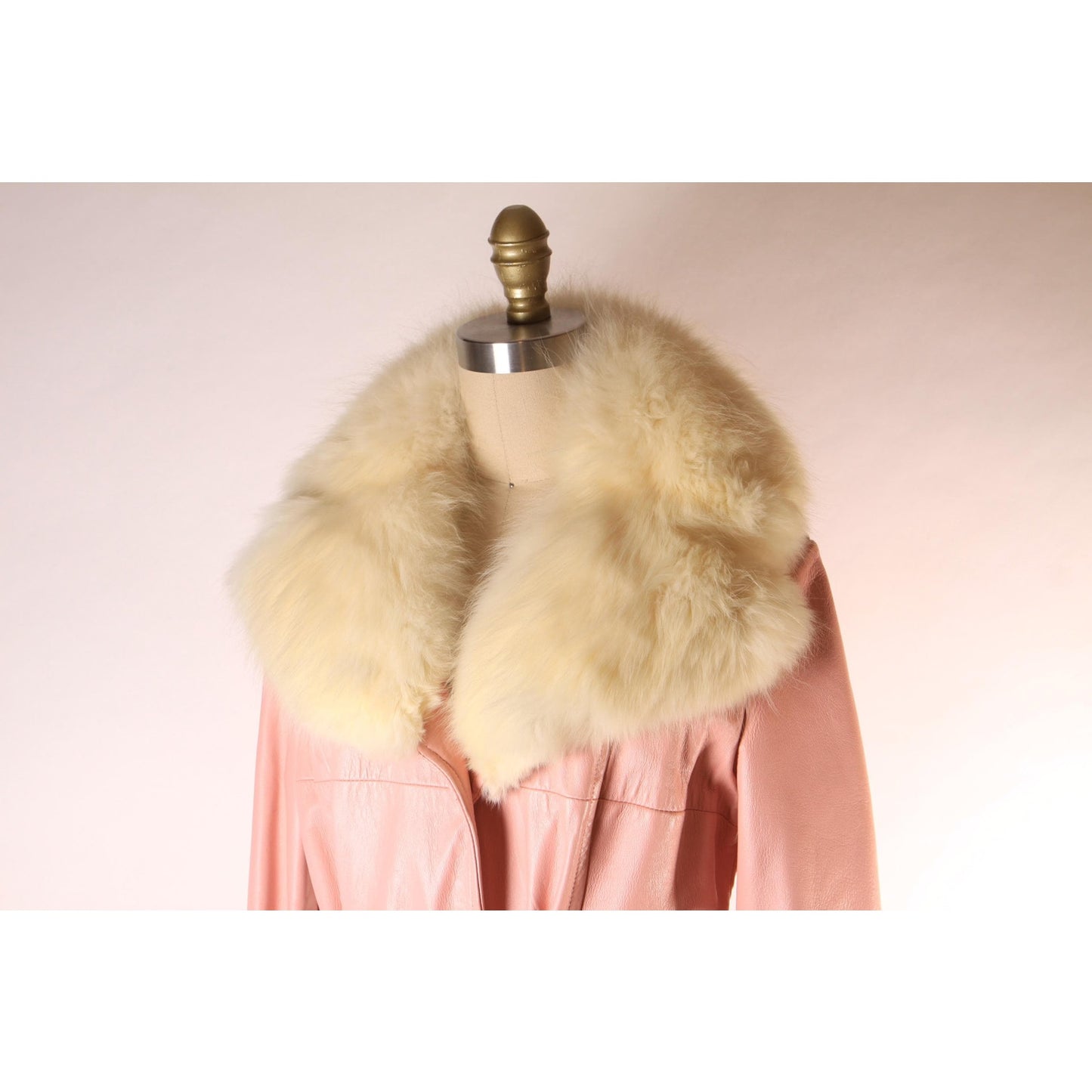 1970s Light Pink Leather Cream Fox Fur Collar Belted Trench Coat by New England Sportswear Company -L-XL