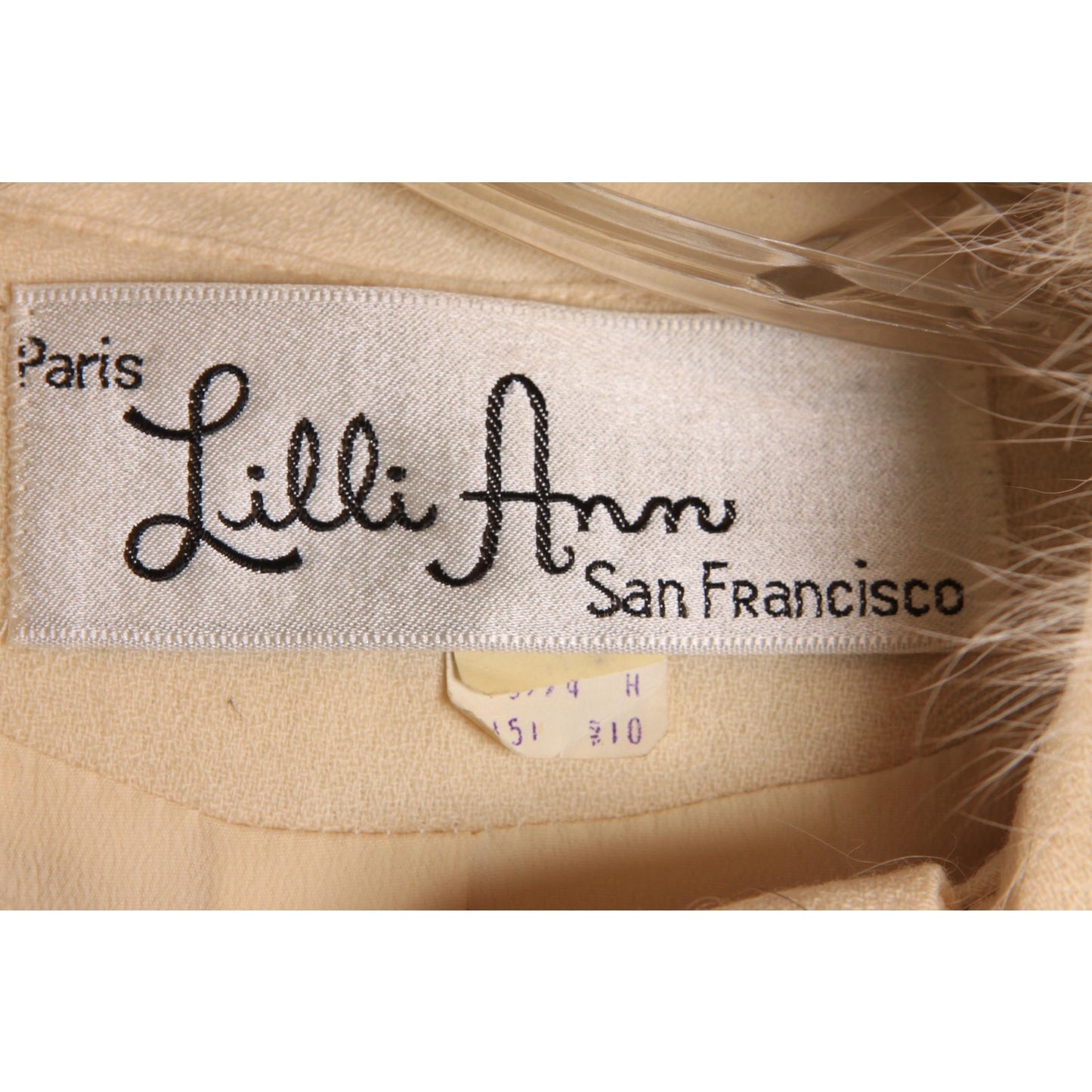 Early 1960s Cream Off White Button Down Fox Fur Scarf Collar Long Sleeve Suit Jacket by Lilli Ann -M-L