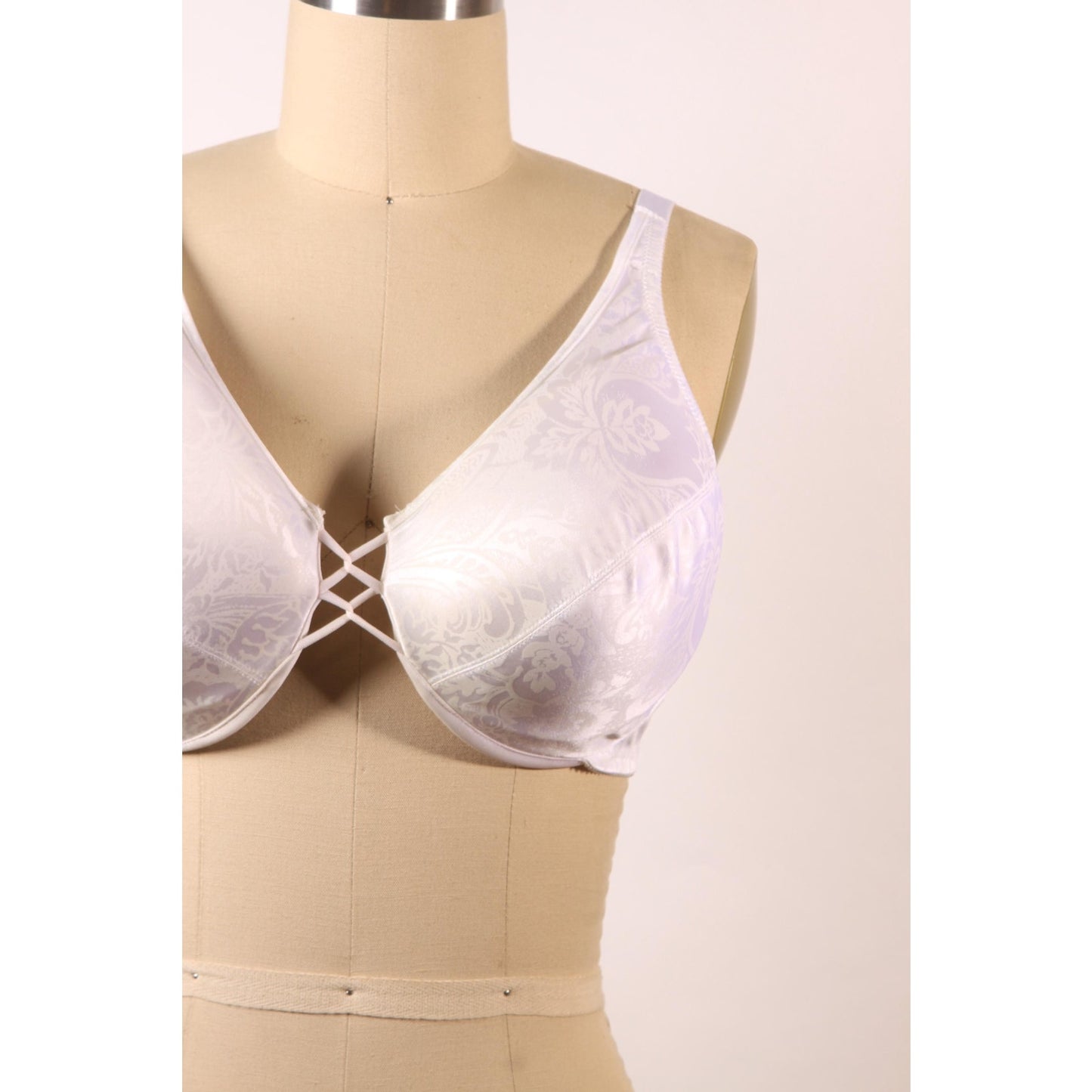 1980s White Floral Print Criss Cross Front Bra by Vanity Fair-38C and and 38D