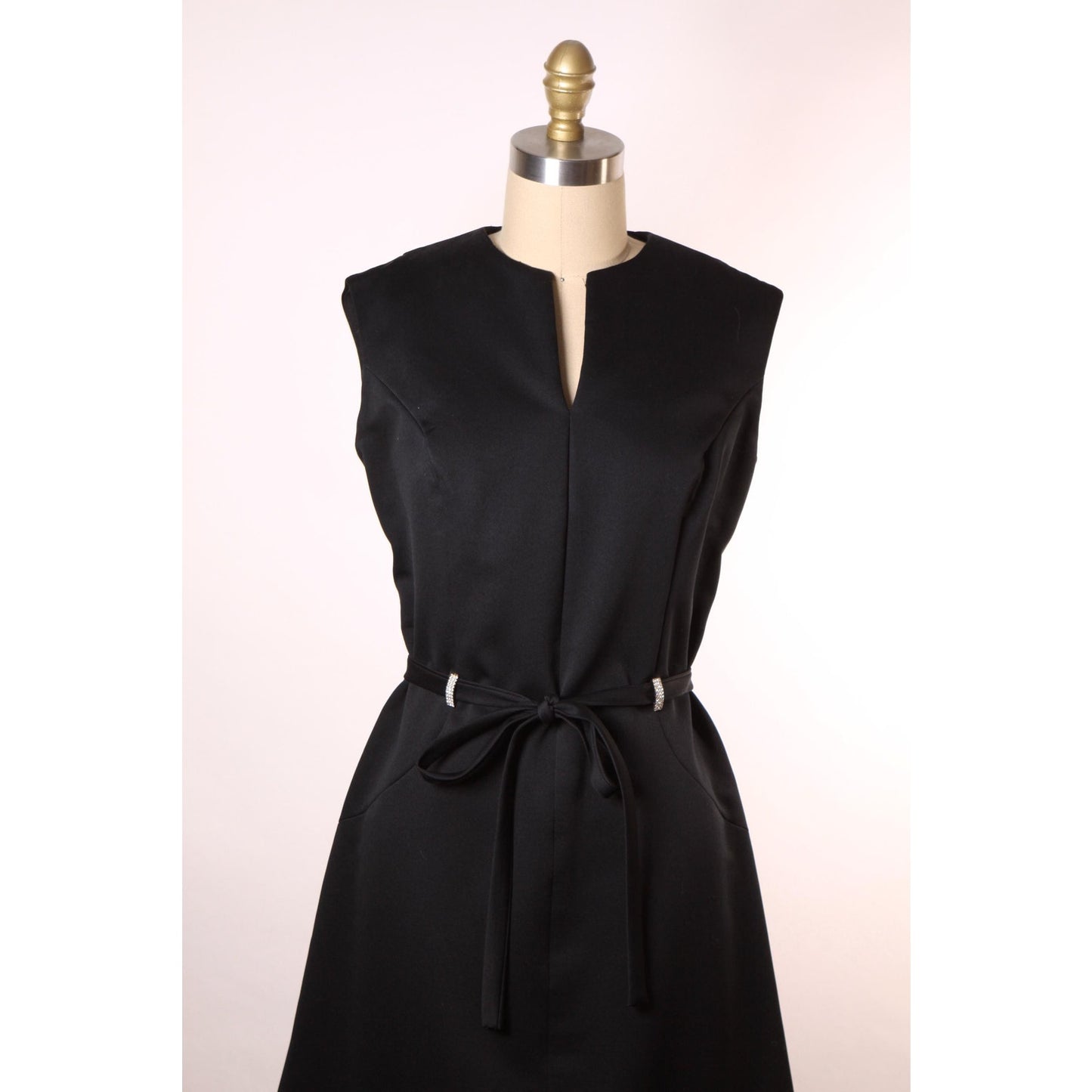 1960s Black Sleeveless V Neck Ruffle Scalloped Hem Rhinestone Detail Belted Formal Cocktail Dress -M