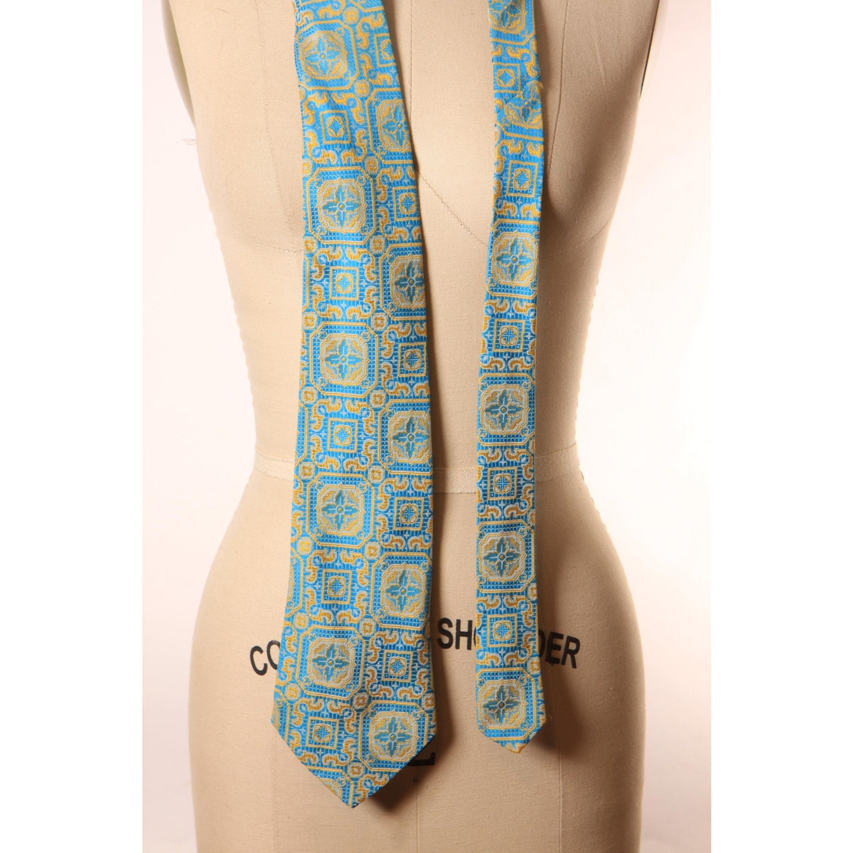 1970s Turquoise Blue and Yellow Patterned Wide Necktie Tie by Towncraft JCPenney