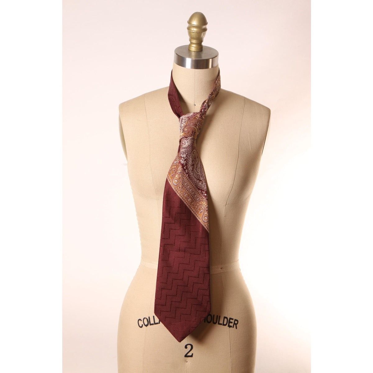 1970s Dark Red Burgundy and Tan Polyester Patterned Wide Paisley Necktie Tie by Arrow