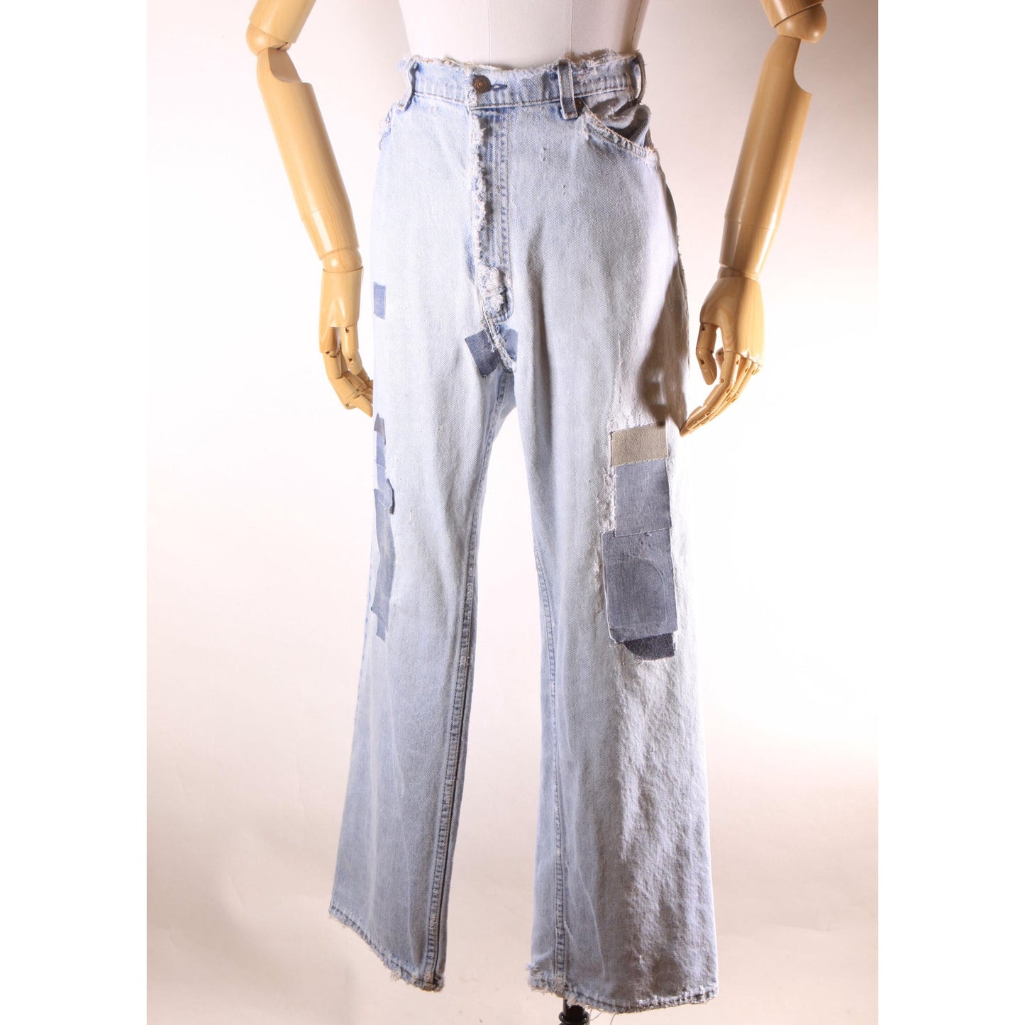 1980s Distressed Patch Fraying Blue Denim Orange Tab 517 Jeans by Levi's -38x29