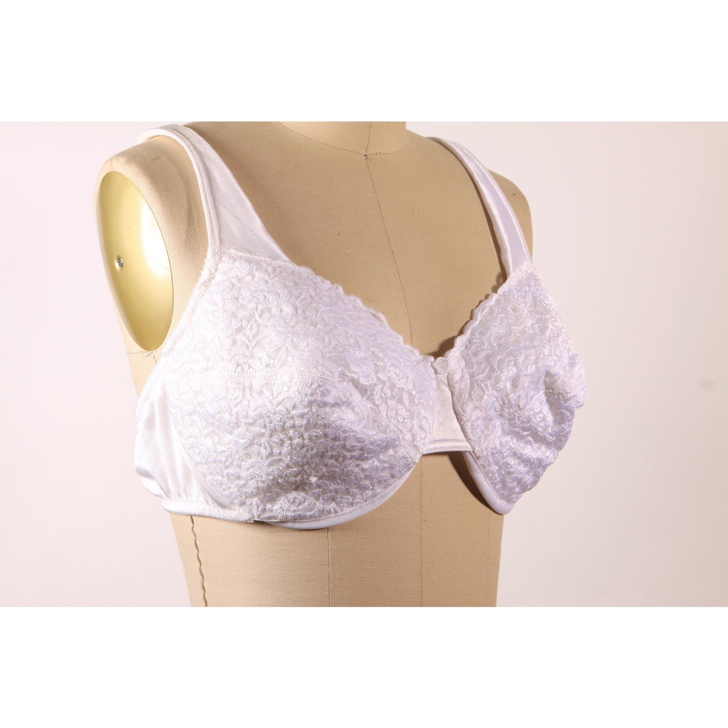 1980s White Floral Lace Floral Detail Bra by Vanity Fair-40C
