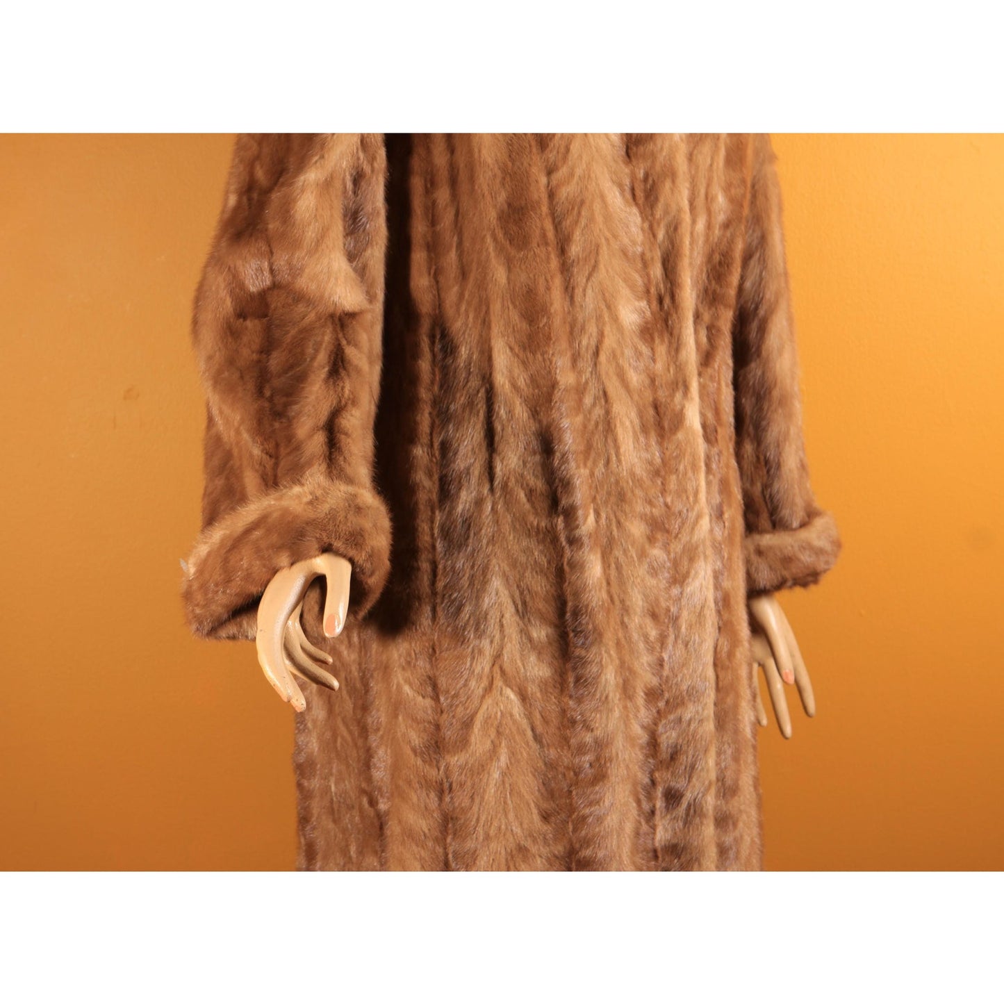 1950s Honey Brown Long Sleeved Mink Fur Coat by McDaniel's -M-L
