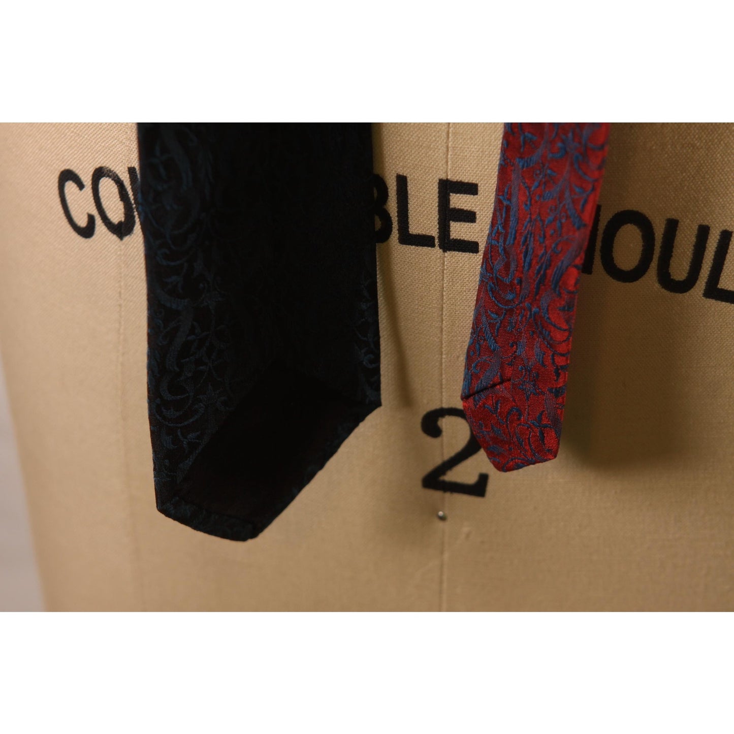 1970s Red and Blue Ombre Fade Swirl Necktie Tie by Wembley