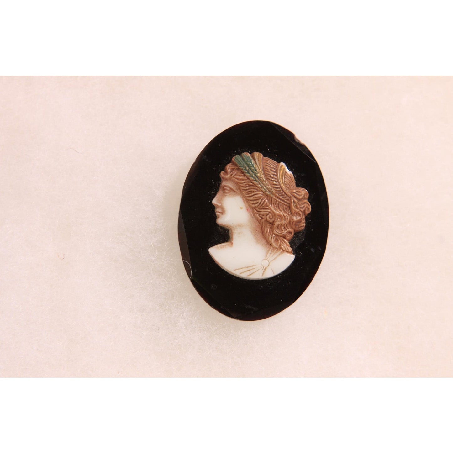 1930s 1940s Black, Cream and Brown Cameo Brooch