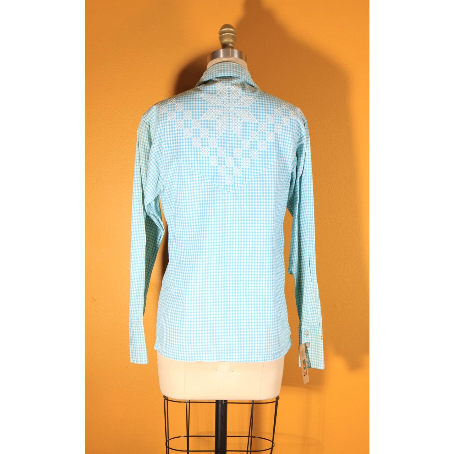 1970s Blue and White Needlepoint Pearl Snap Mens Long Sleeve Shirt -S