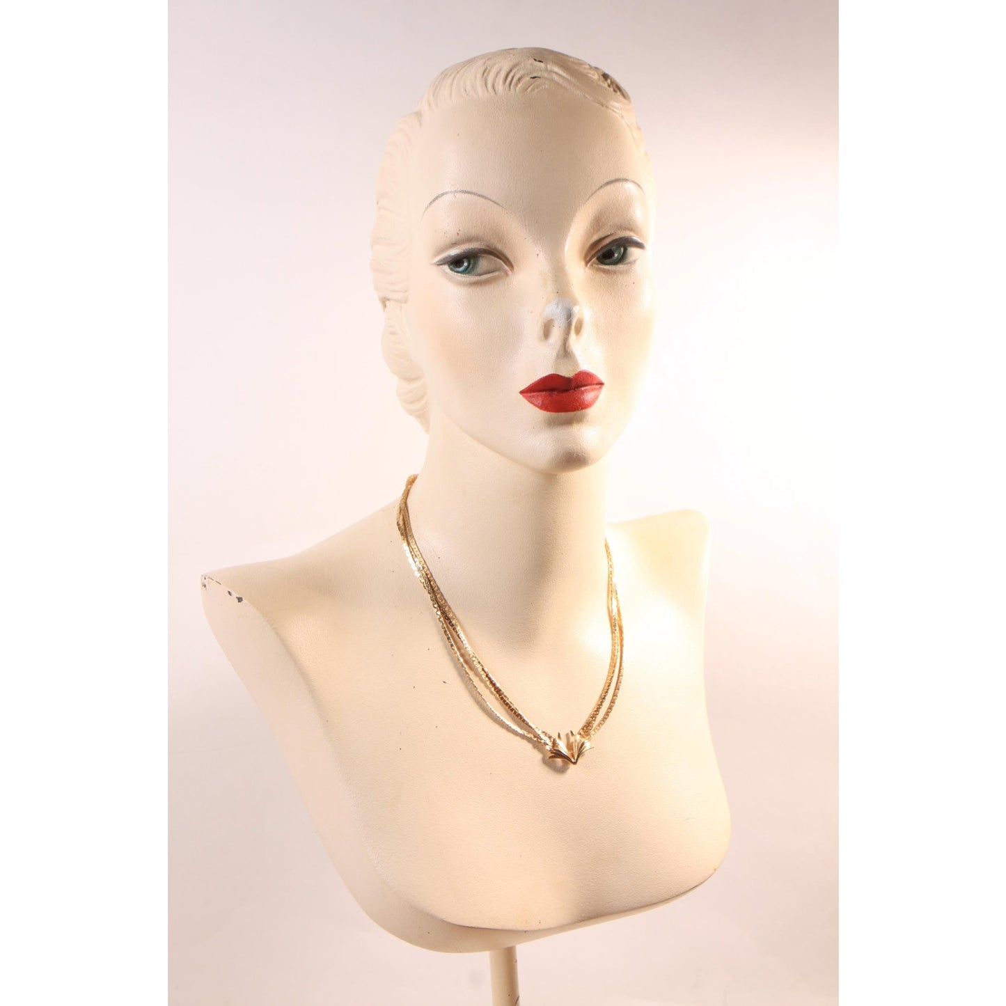 1970s Gold Tone Metal Fan Shape Pendant Necklace