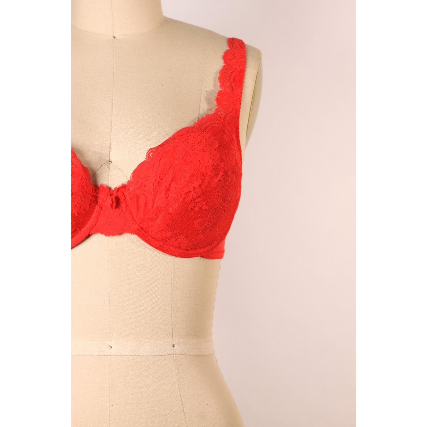 1980s Red Floral Lace Padded Bra by Fredericks of Hollywood-36C