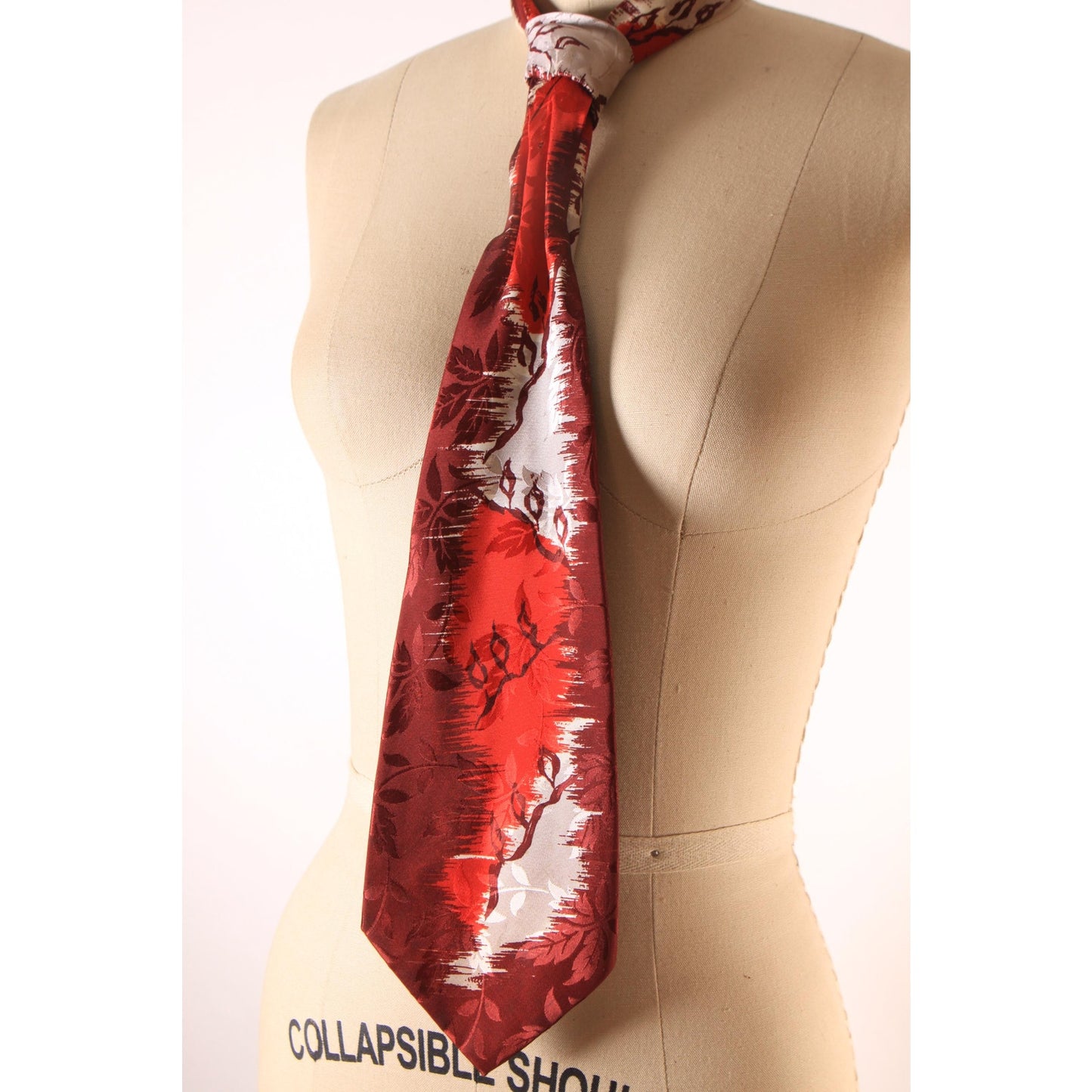1950s Novelty Abstract Leaf Dark Red and Orange Red Mens Necktie Tie by Wilson Faultless