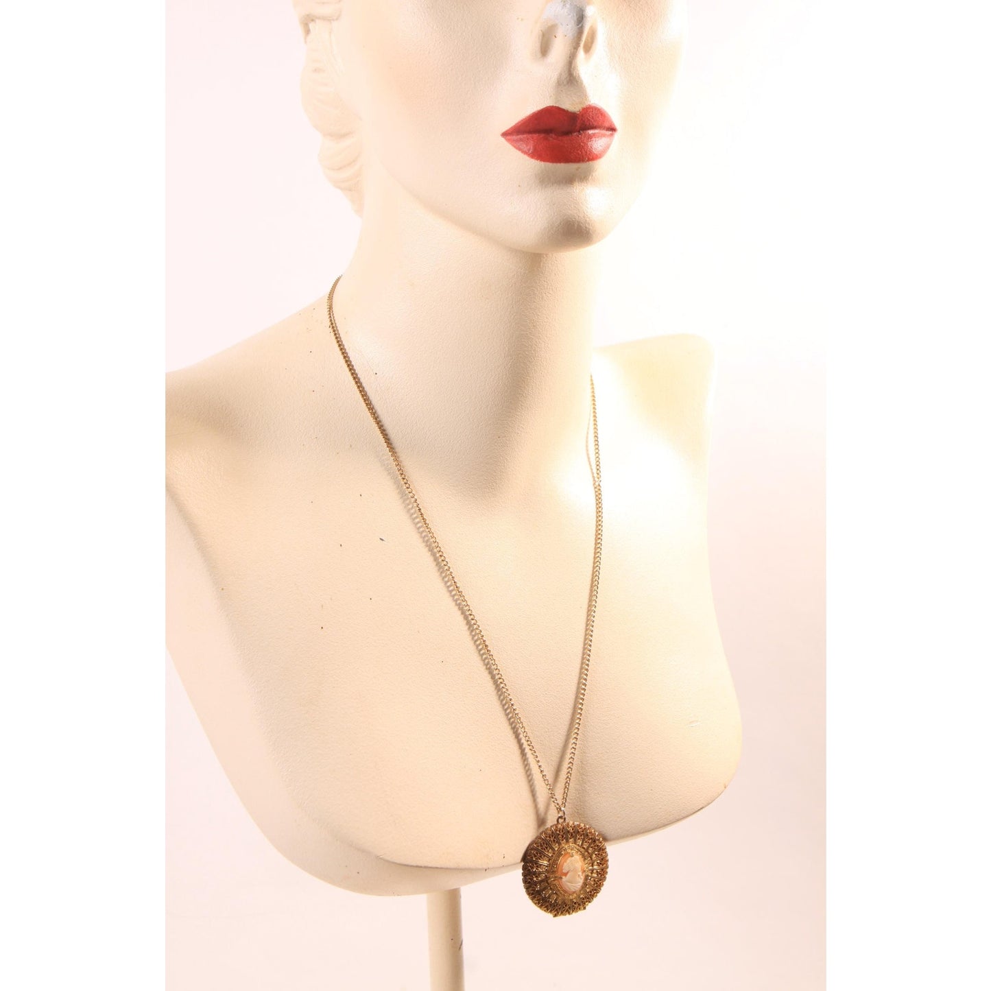 1970s Gold Tone Metal Pink and Cream Cameo Locket Pendant Necklace