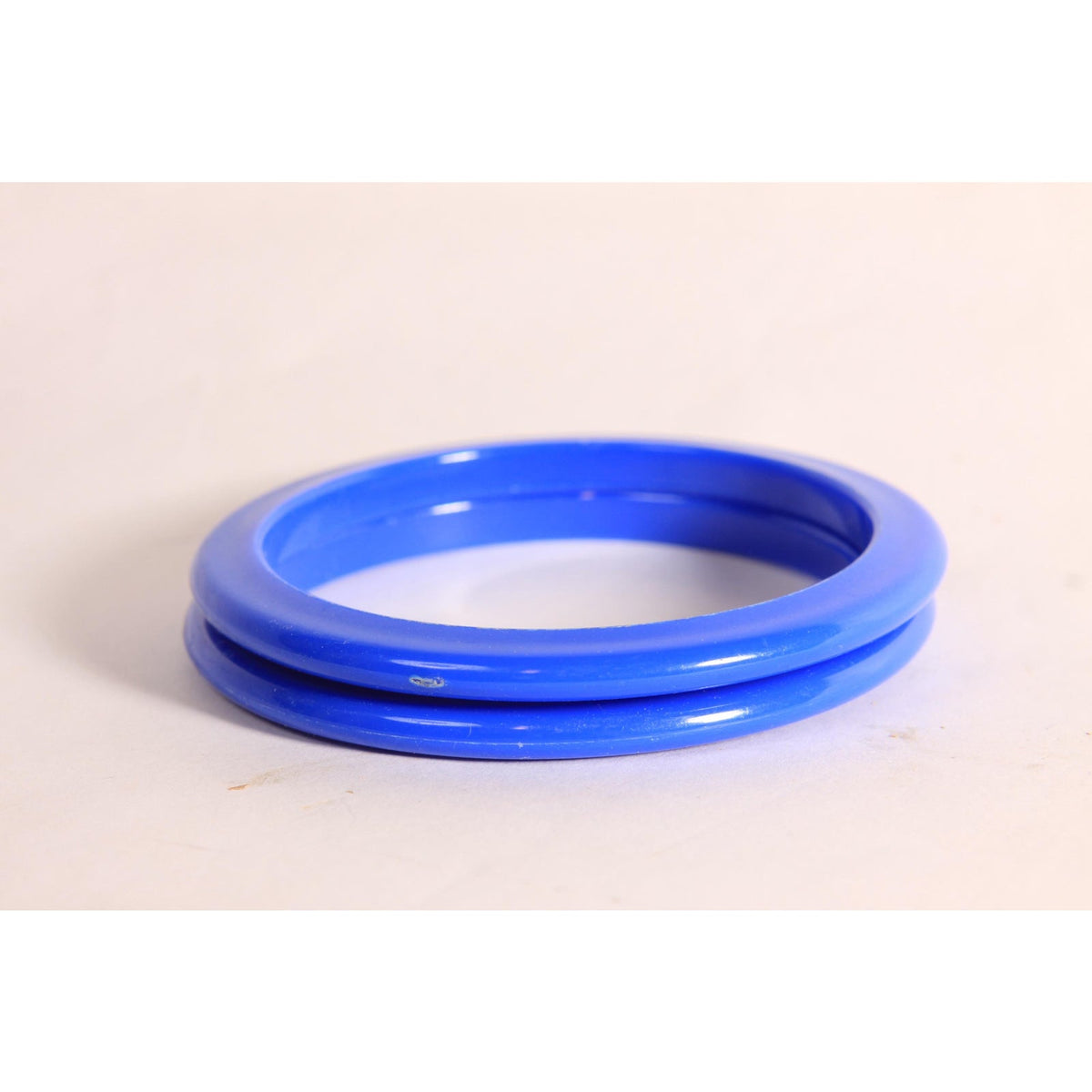 1980s Blue Costume Jewelry Plastic Thin Bangle Bracelet