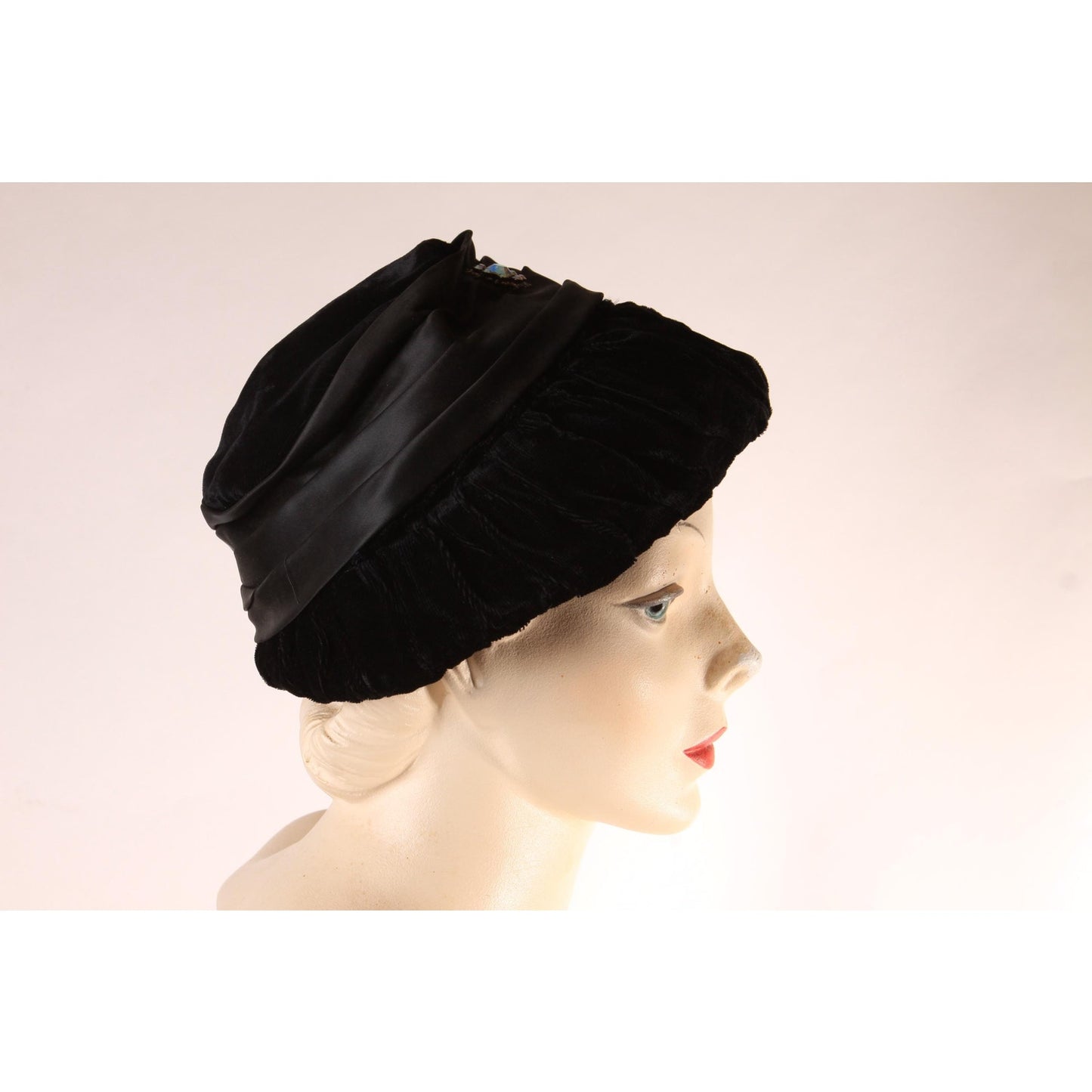 1960s Black Velvet Rhinestone Detail Formal Mushroom Hat