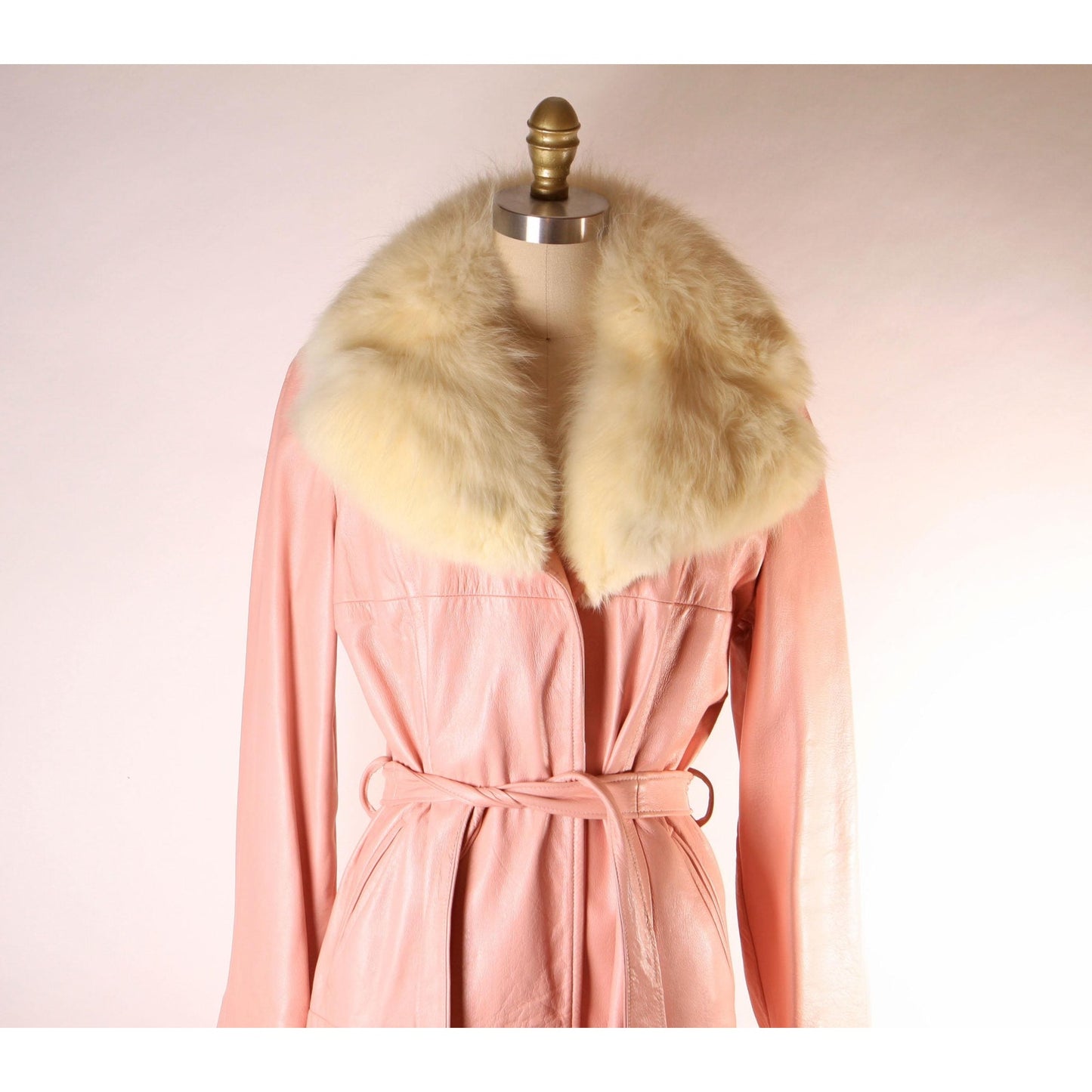 1970s Light Pink Leather Cream Fox Fur Collar Belted Trench Coat by New England Sportswear Company -L-XL