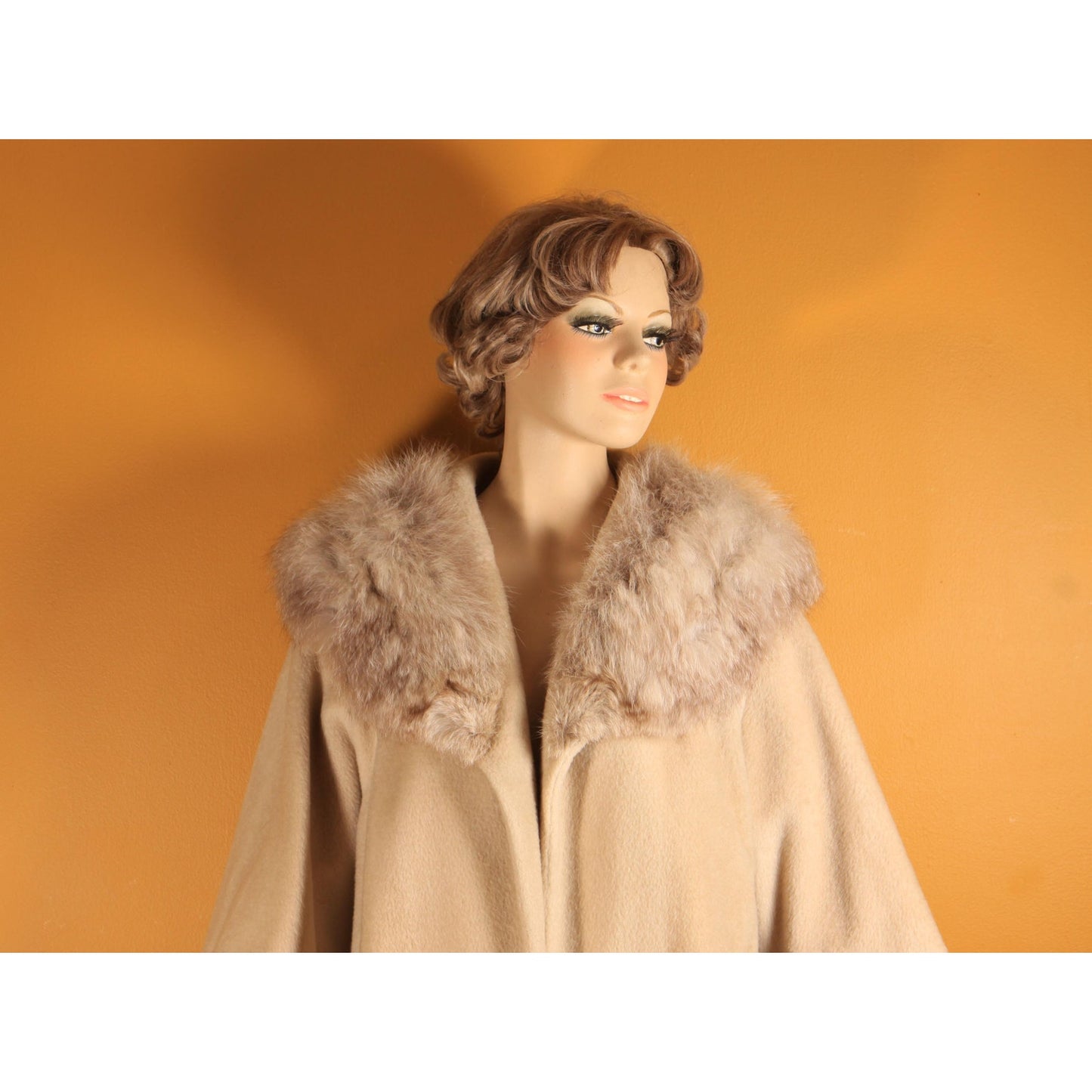 1950s Cream Tan Bracelet Sleeve Fox Fur Collar Swing Coat by Marce Original -M-L