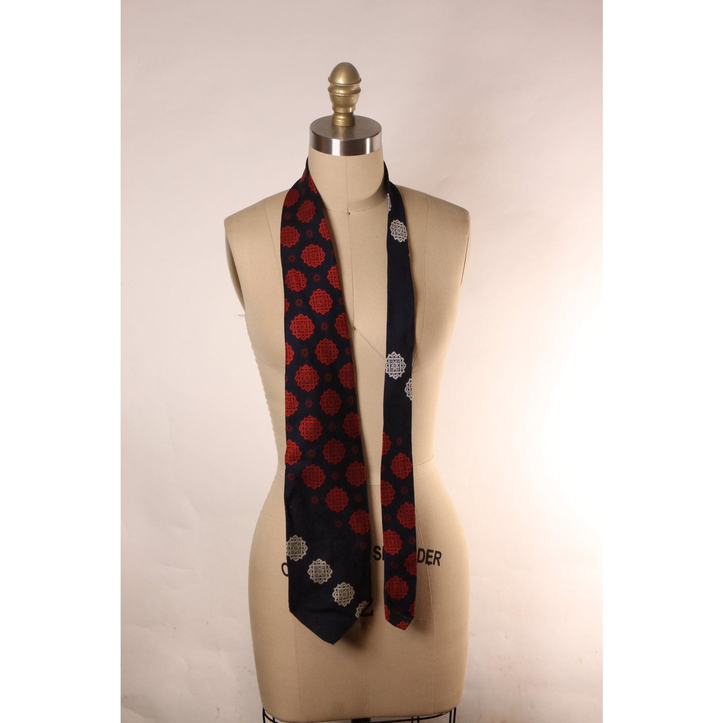 1970s Navy Blue, White and Red Patterned Wide Necktie Tie by Regal