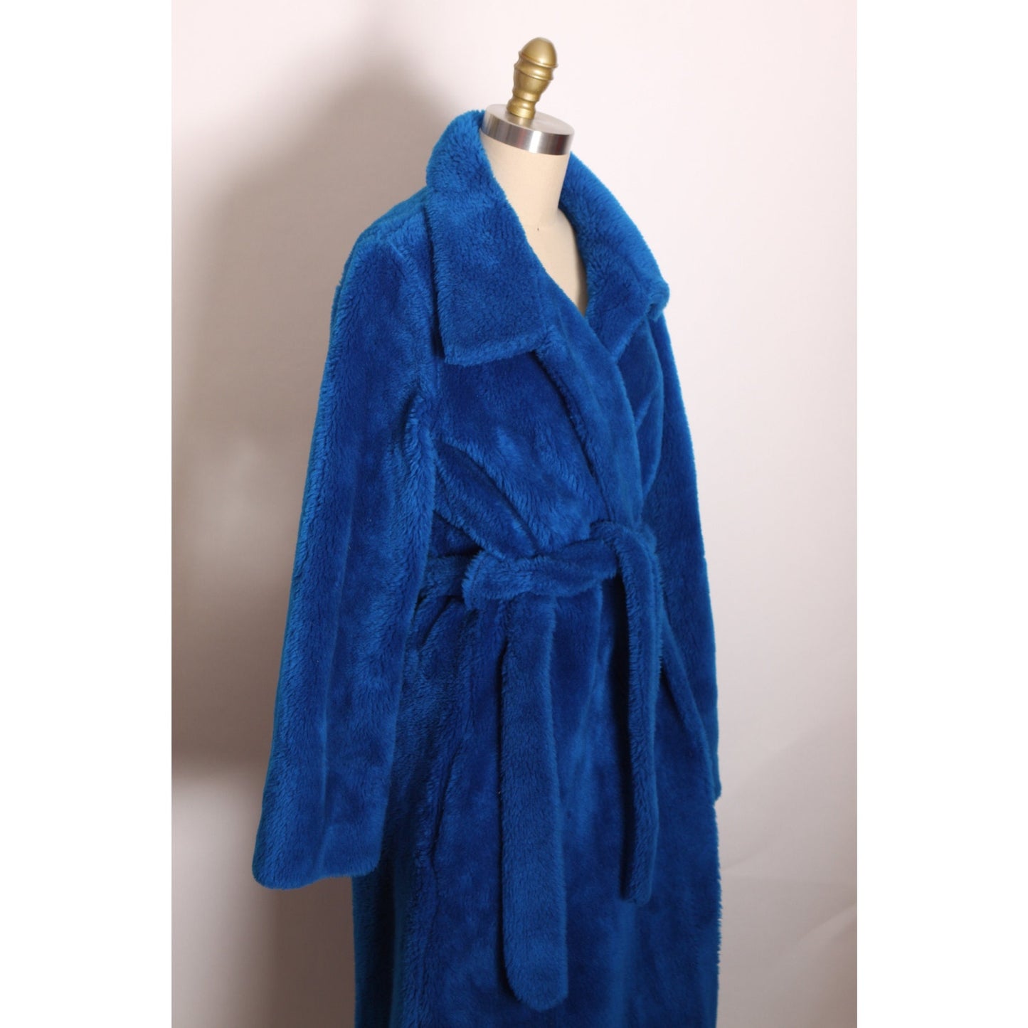 1970s Blue Fuzzy Faux Fur Look Long Sleeve Full Length Robe -M-L